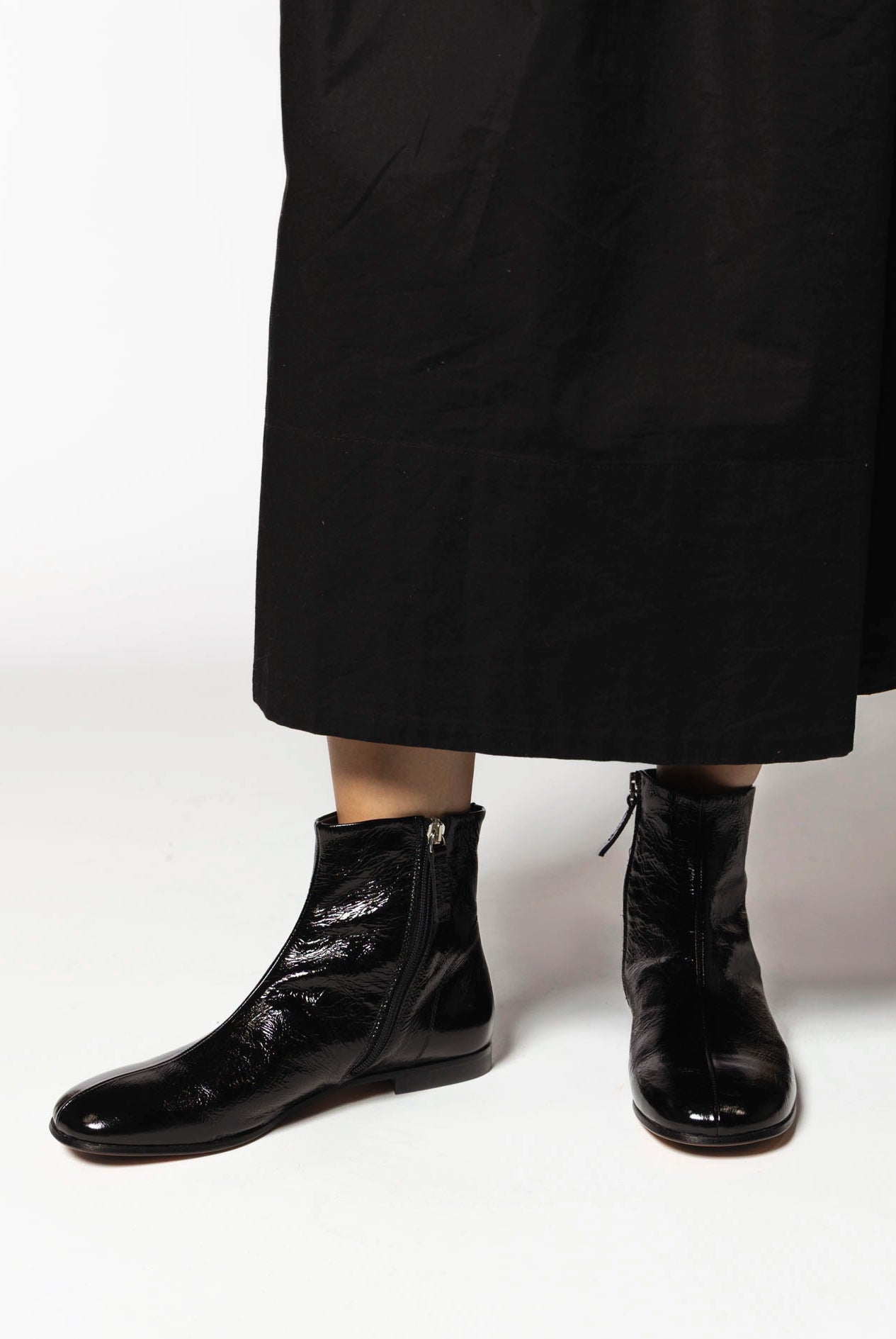 swatch_Black Patent leather boot