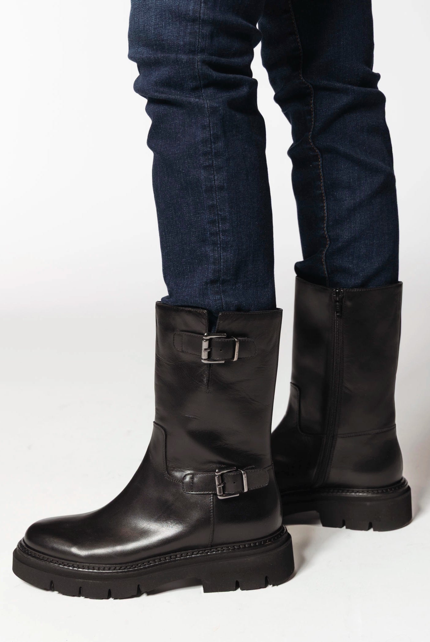 swatch_Black Leather moto boot