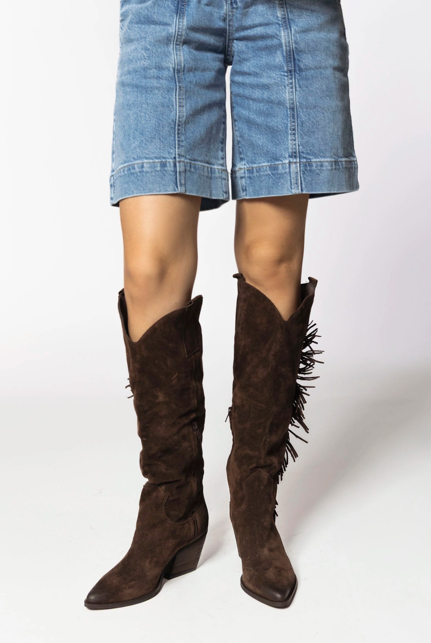 swatch_Chocolate Suede western boot