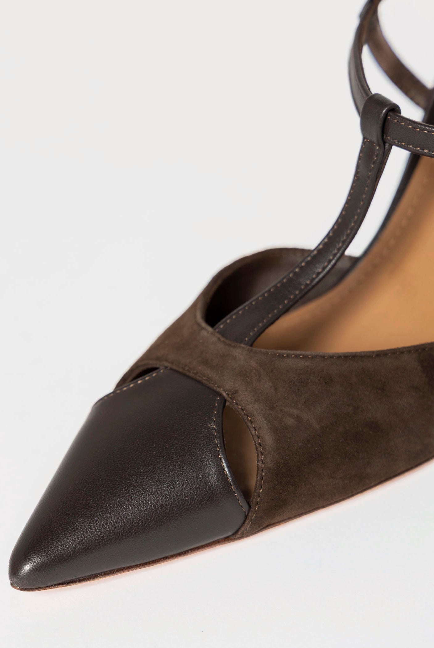 swatch_Dark Brown pia leather pump