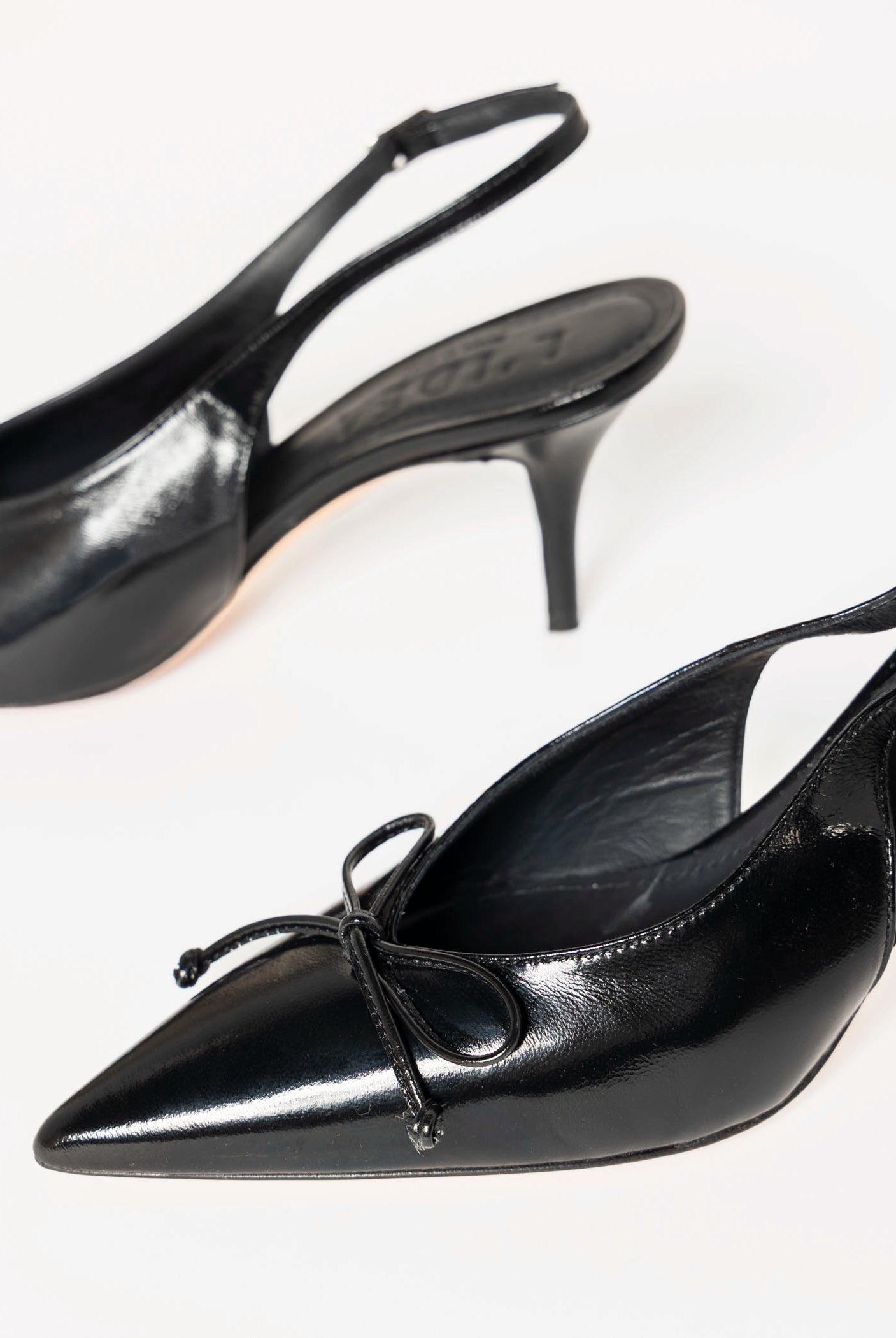 swatch_Black slingback pump