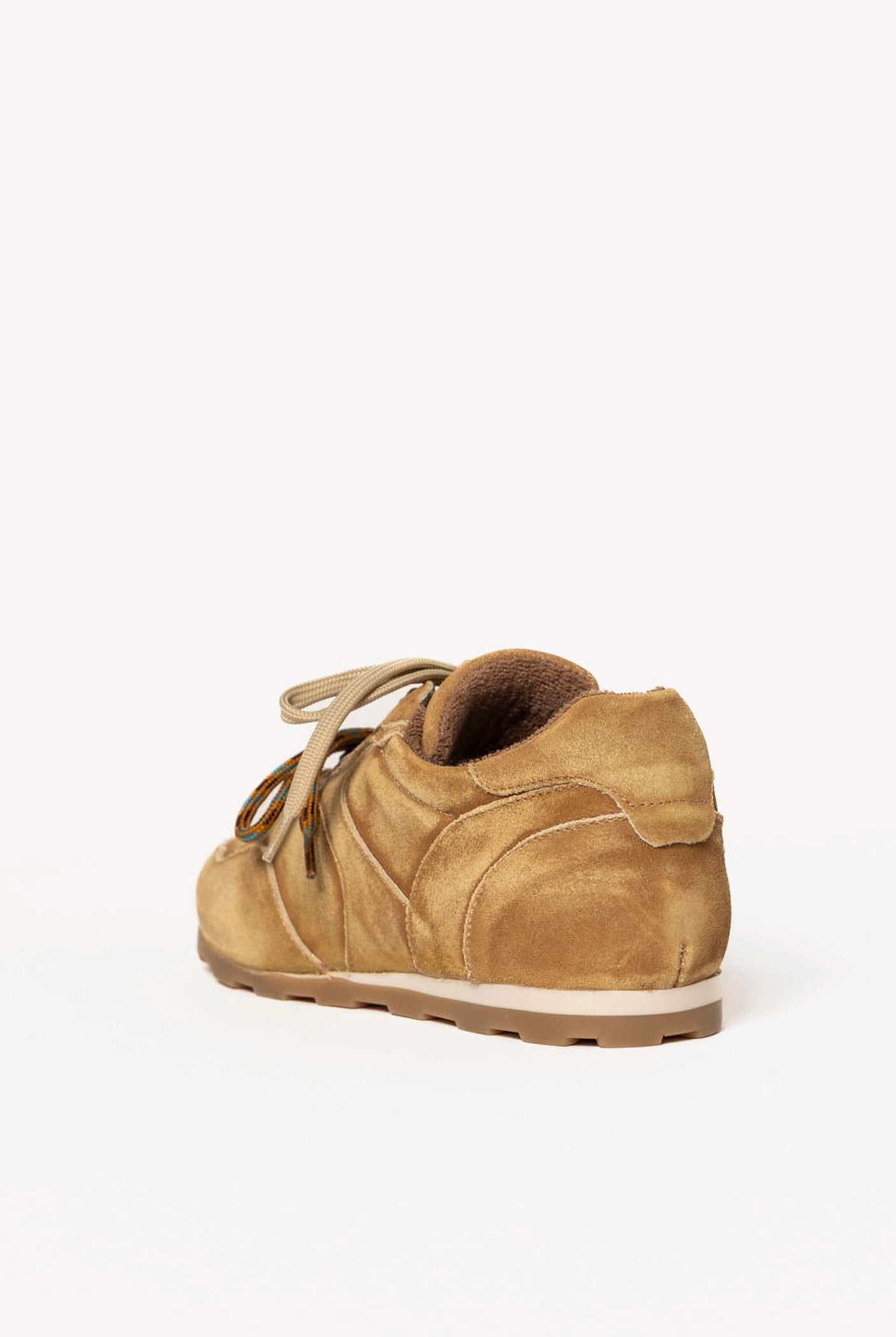 swatch_Sand Suede lace up sneaker