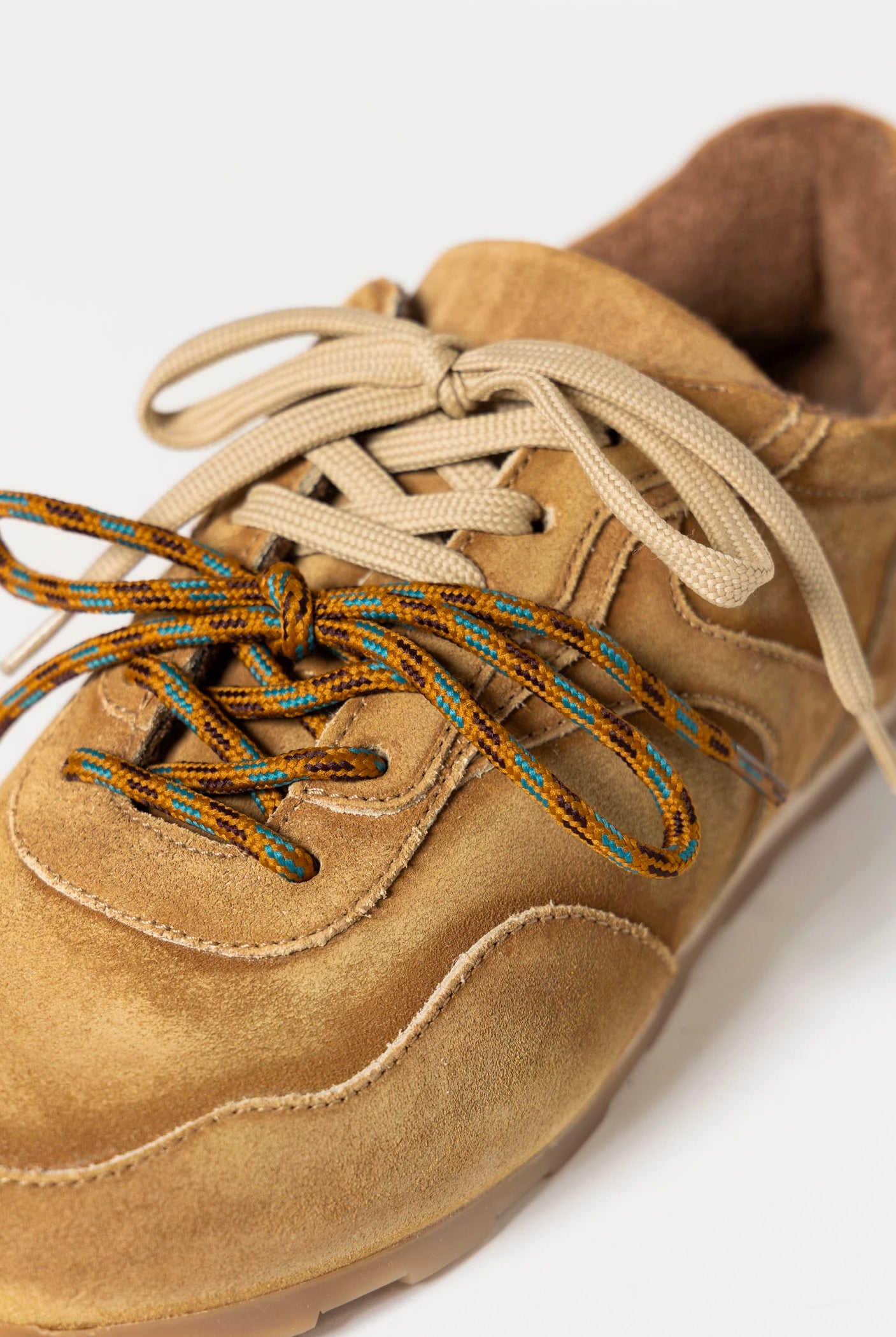 swatch_Sand Suede lace up sneaker