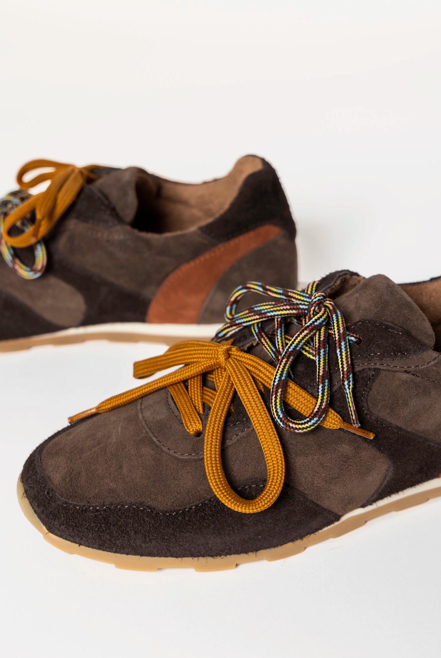 swatch_Brown Multi lace up sneaker