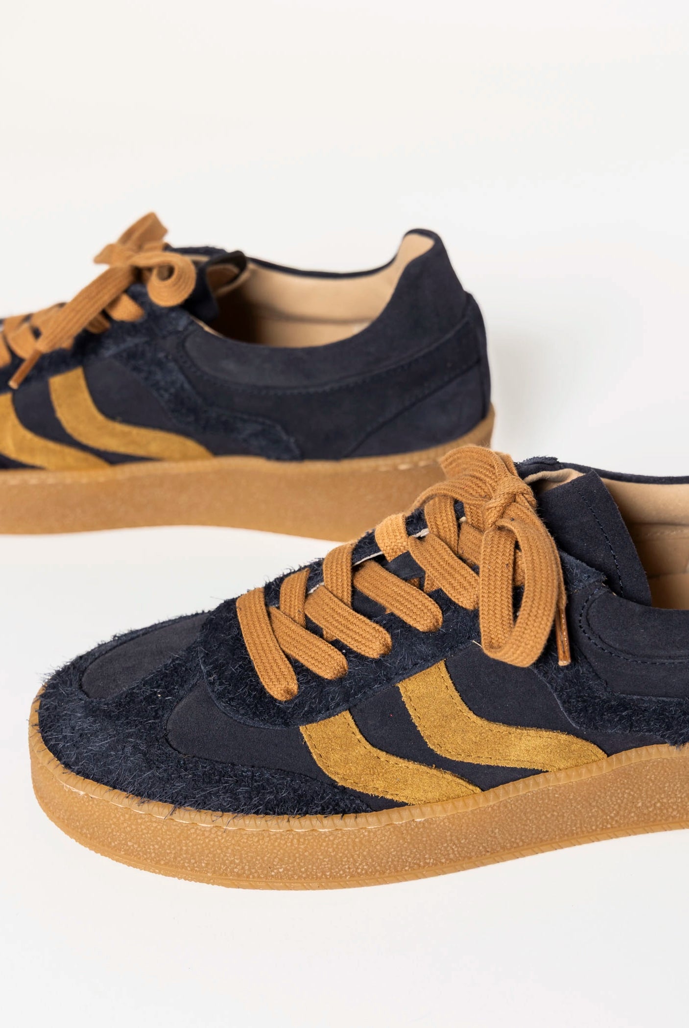 swatch_Navy Multi gum sole sneaker