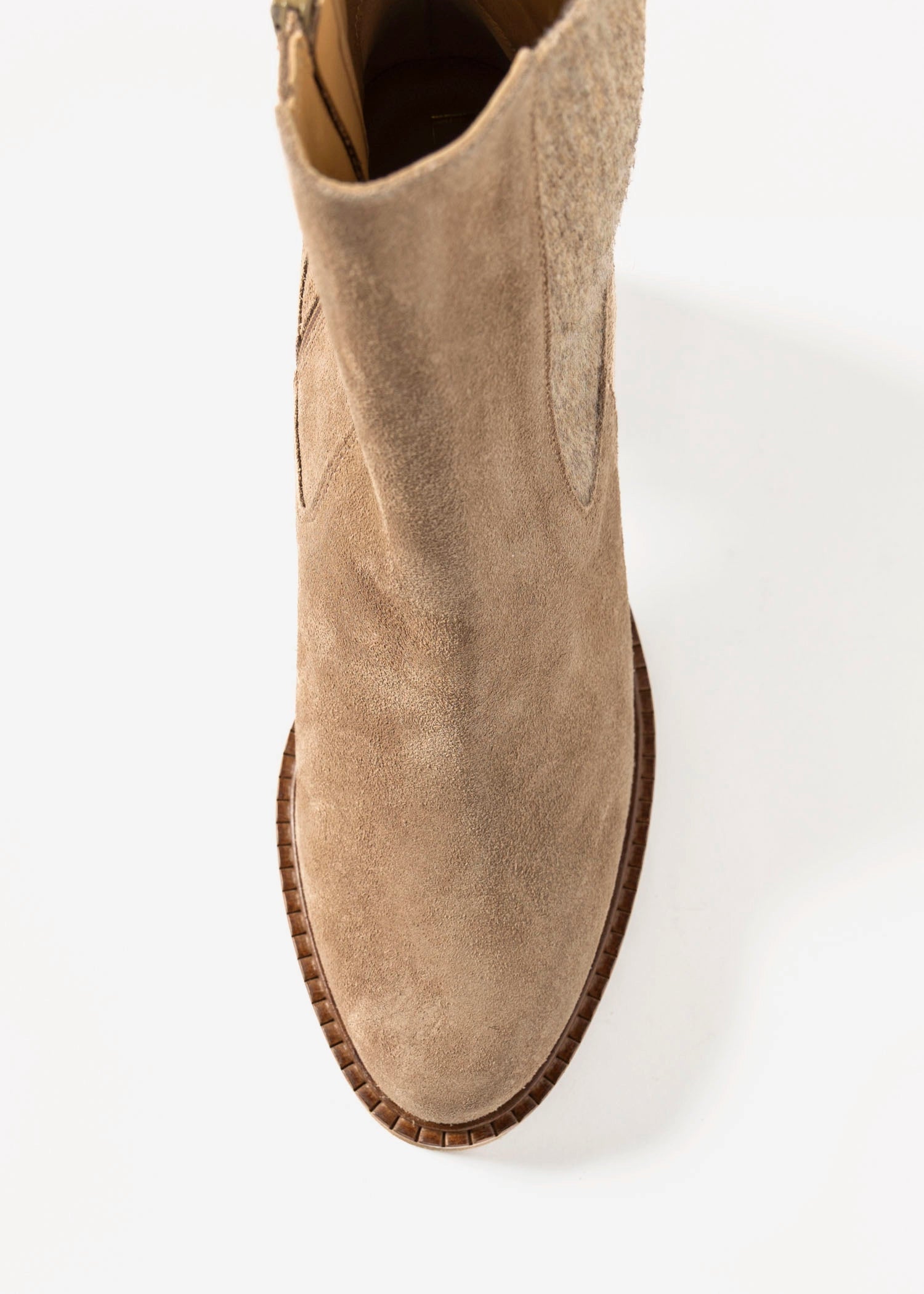 swatch_Sand Suede heeled chelsea boot
