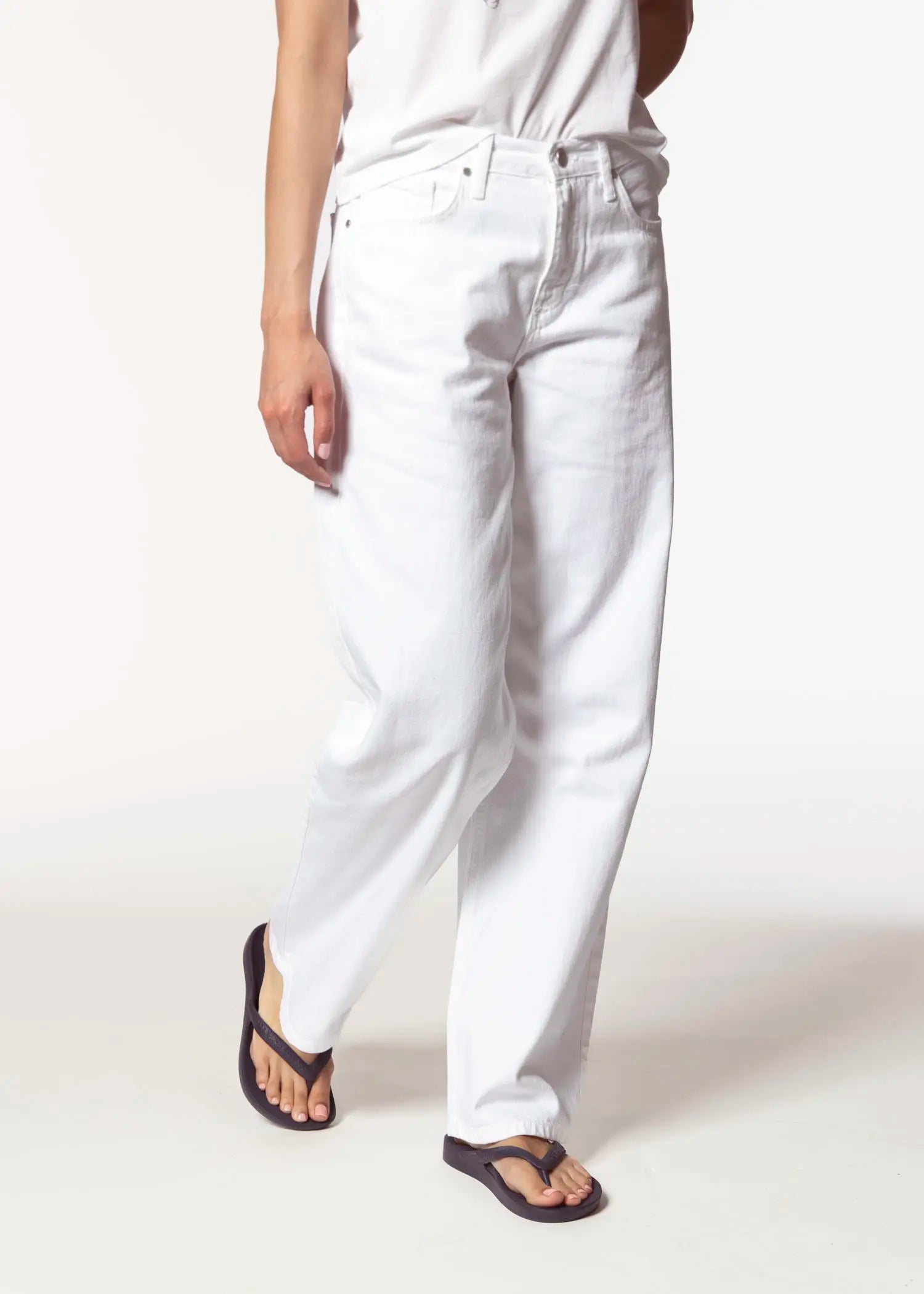 swatch_white relaxed straight leg jean apparel