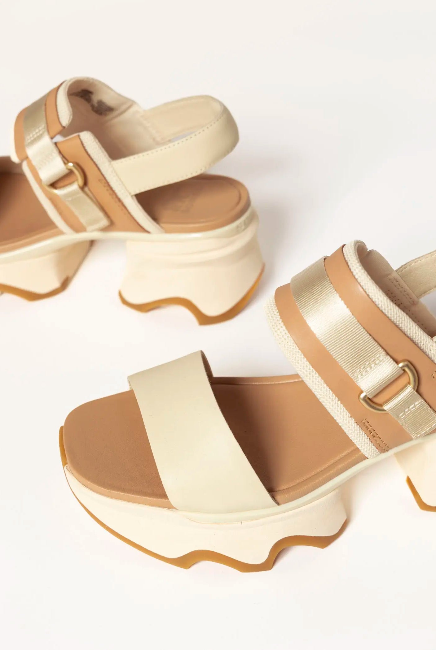 swatch_honey/white kinetic impact sandal platform sandals