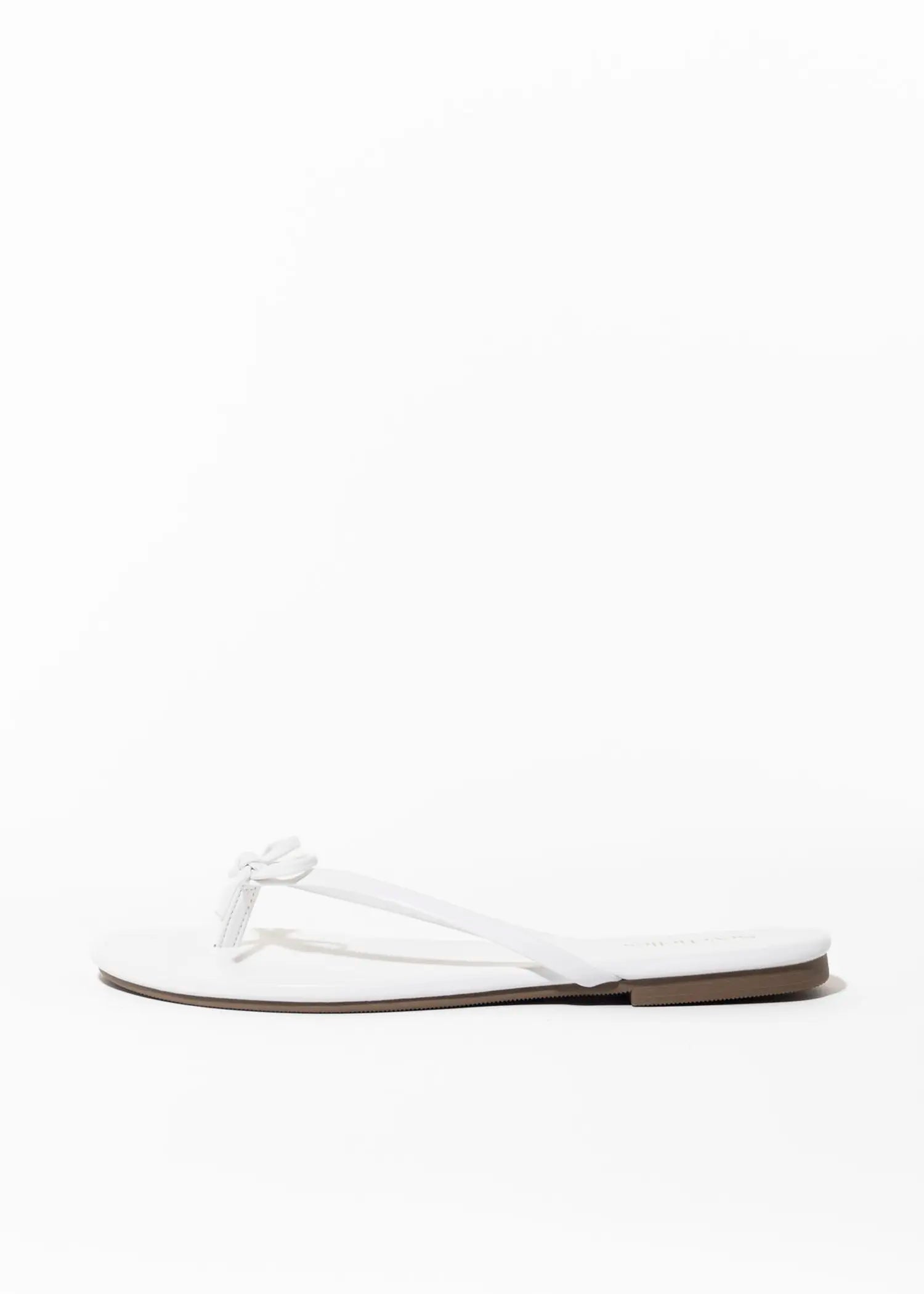 swatch_white wishlist flip flop flat sandals