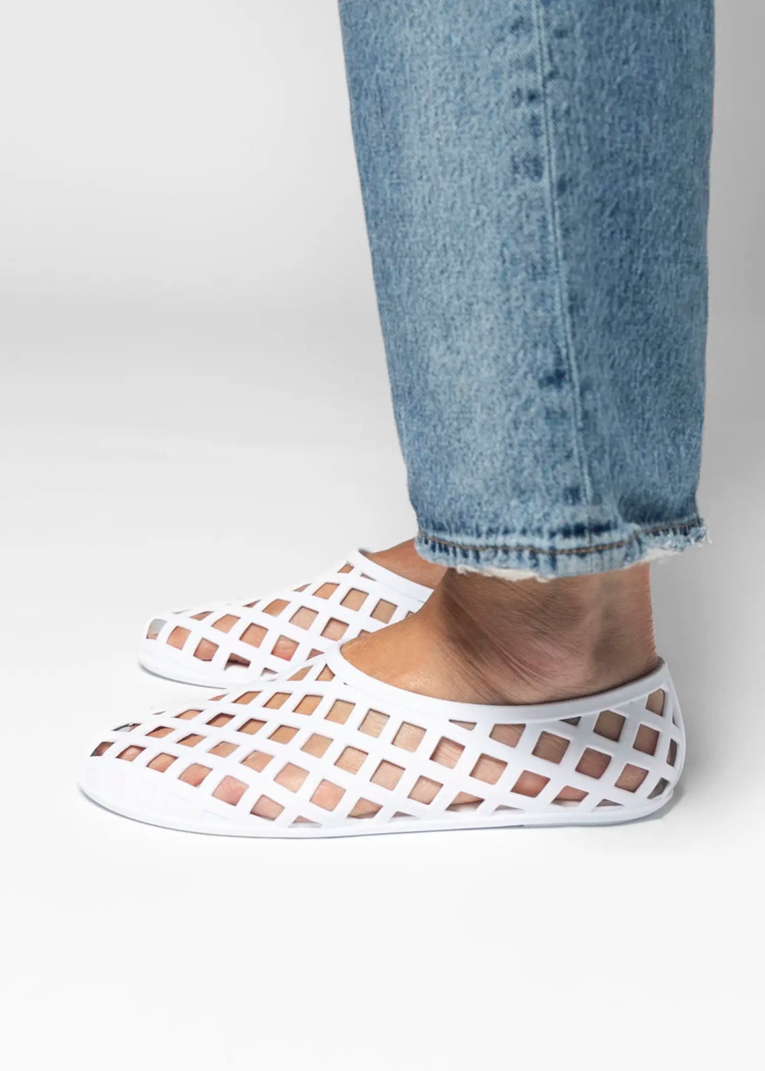 swatch_white jellz flat flat shoes