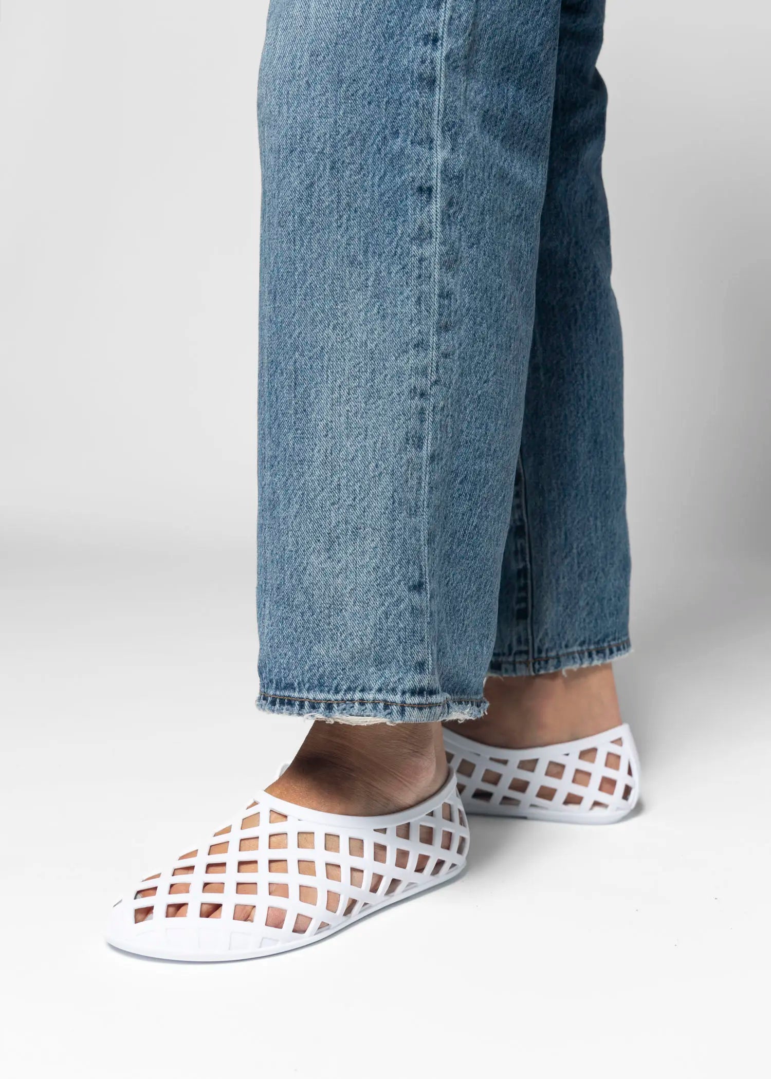 swatch_white jellz flat flat shoes