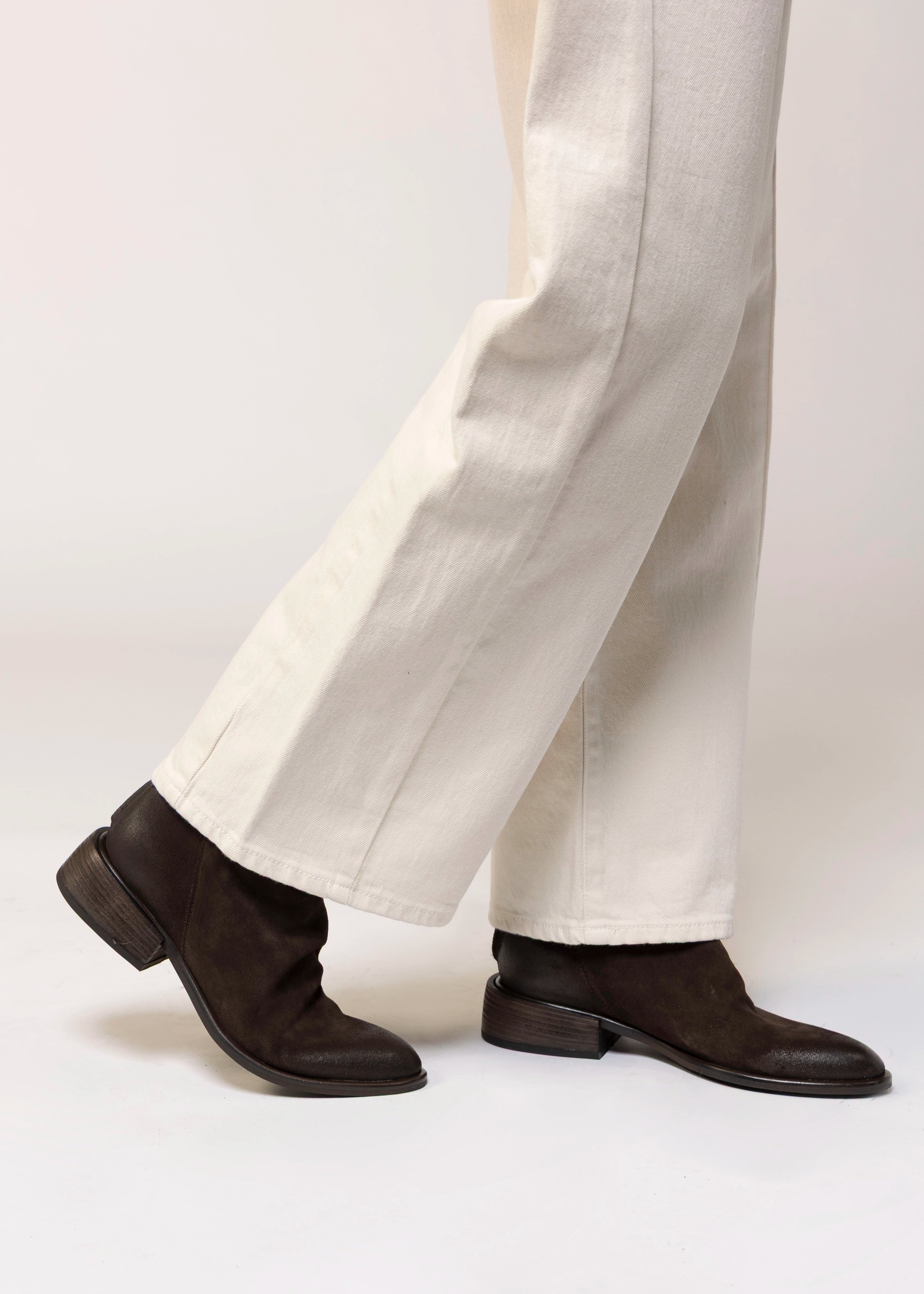 swatch_Chocolate Suede l'idea ruched ankle boot
