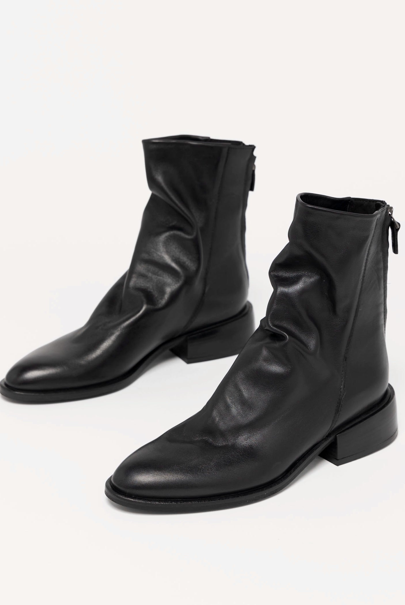 swatch_Black Leather l'idea ruched ankle boot