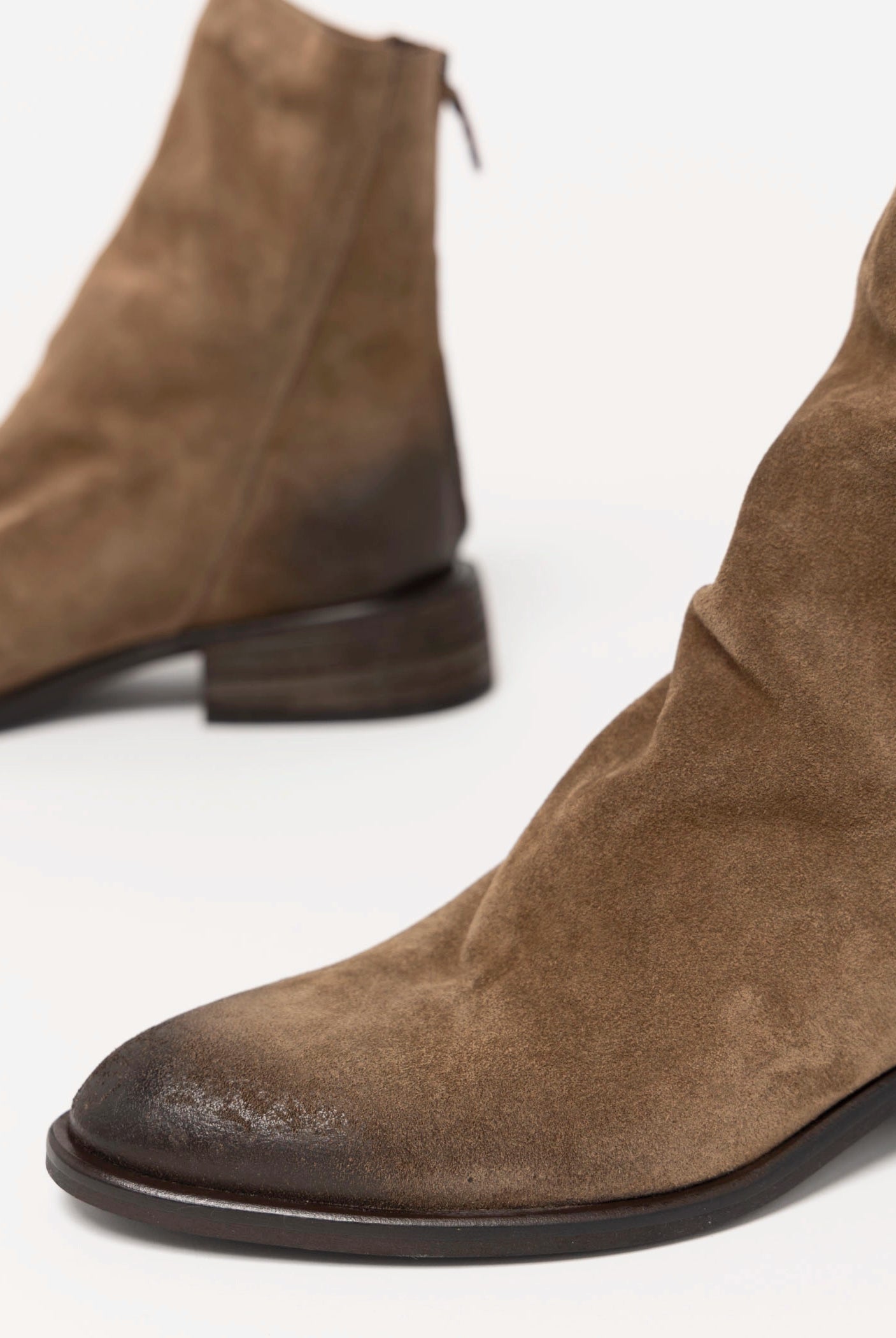 swatch_Sesame Suede l'idea ruched ankle boot