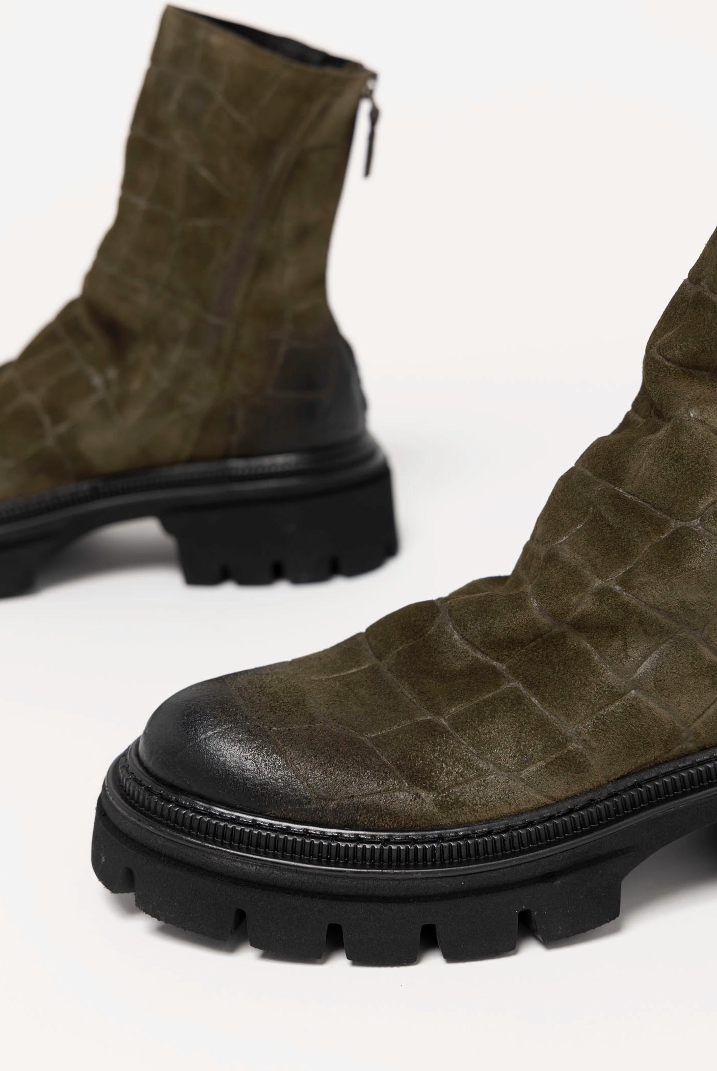 swatch_Olive Croco l'idea lug sole ankle boot