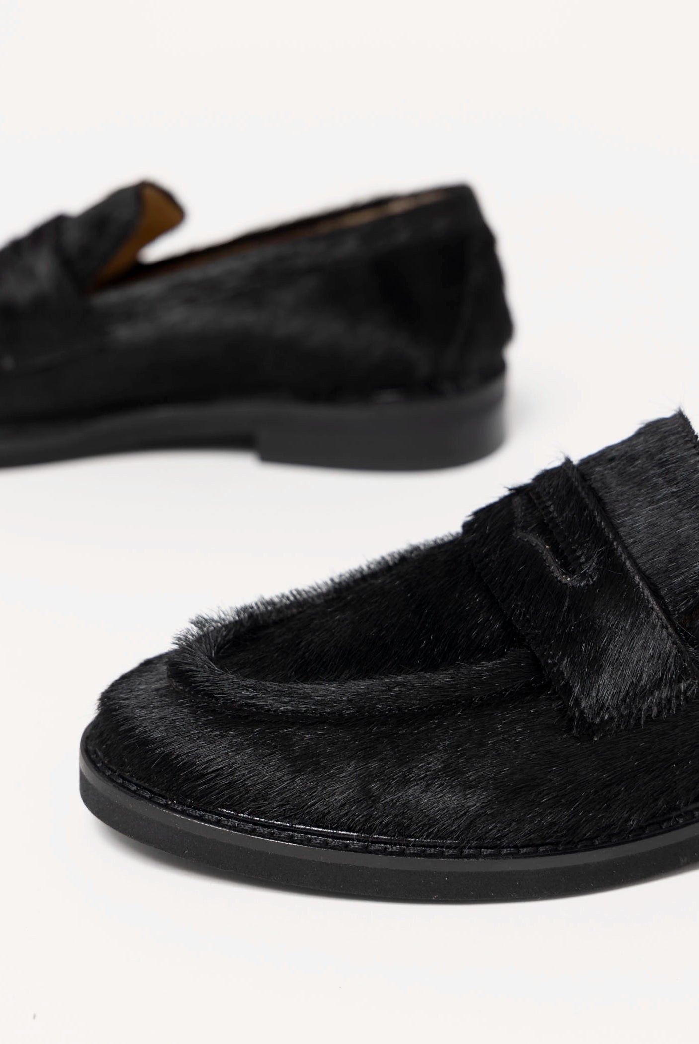swatch_Black Haircalf l'idea haircalf penny loafer