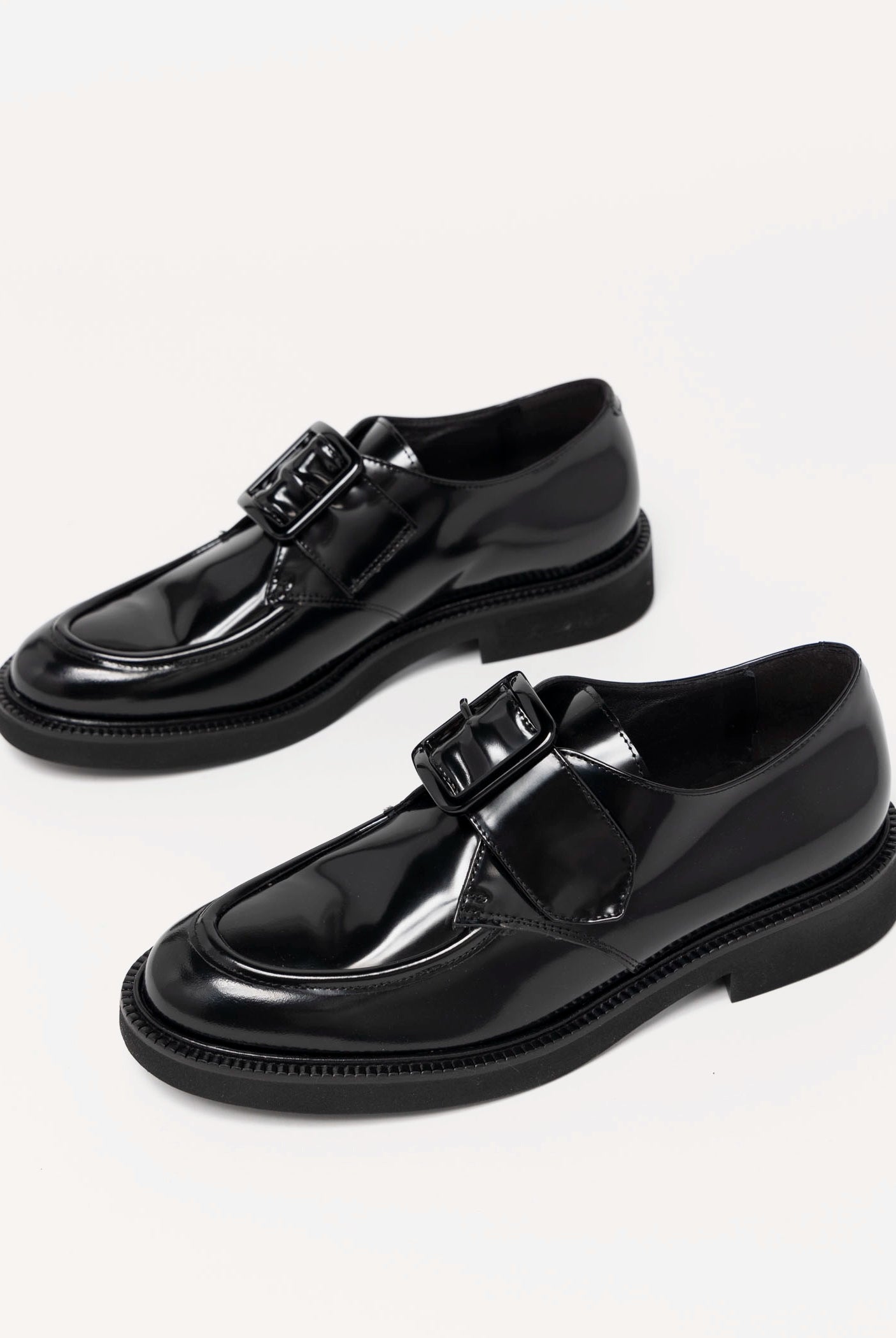 swatch_Black Leather l'idea single buckle loafer