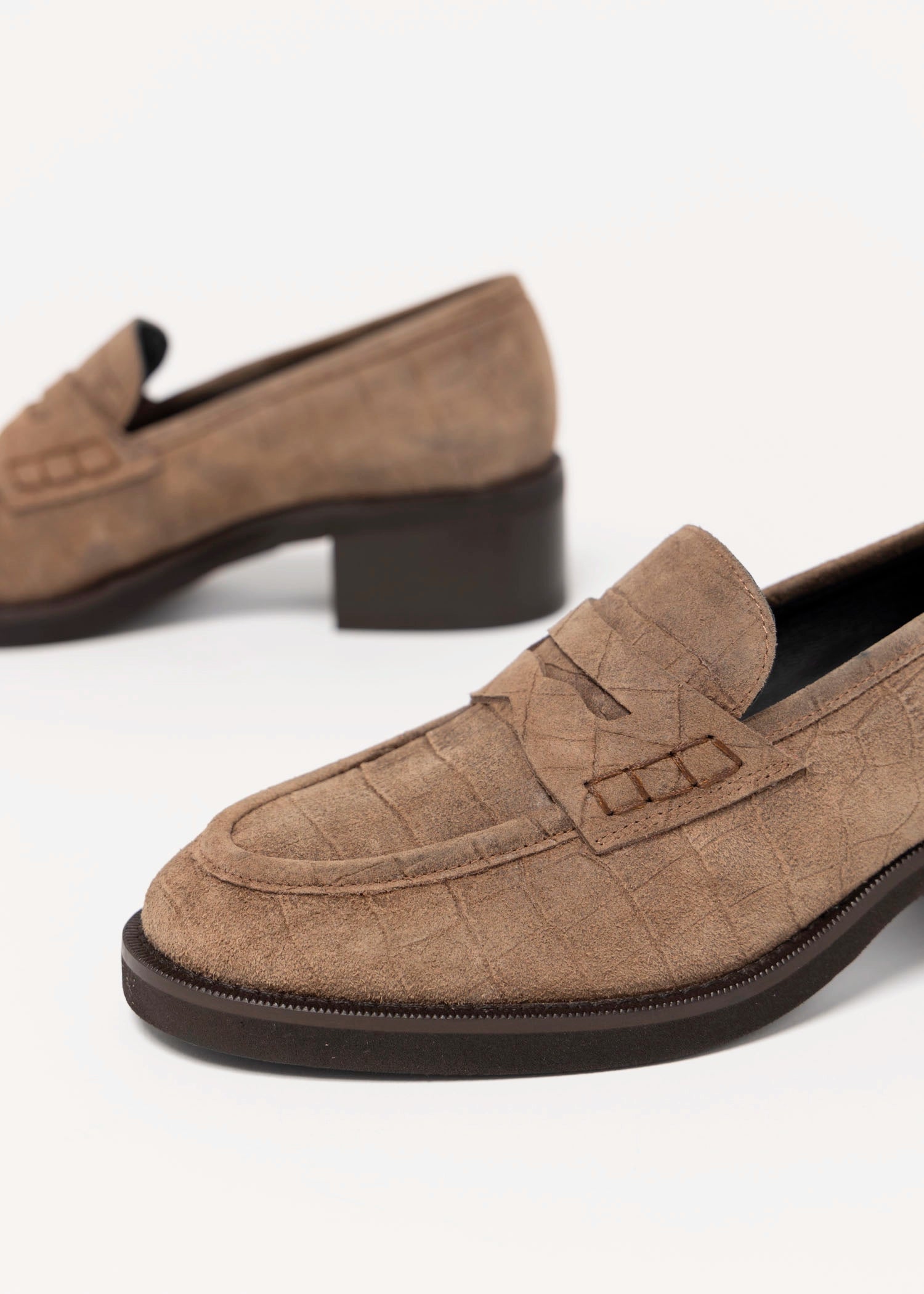 swatch_Farro Croco l'idea heeled croc loafer