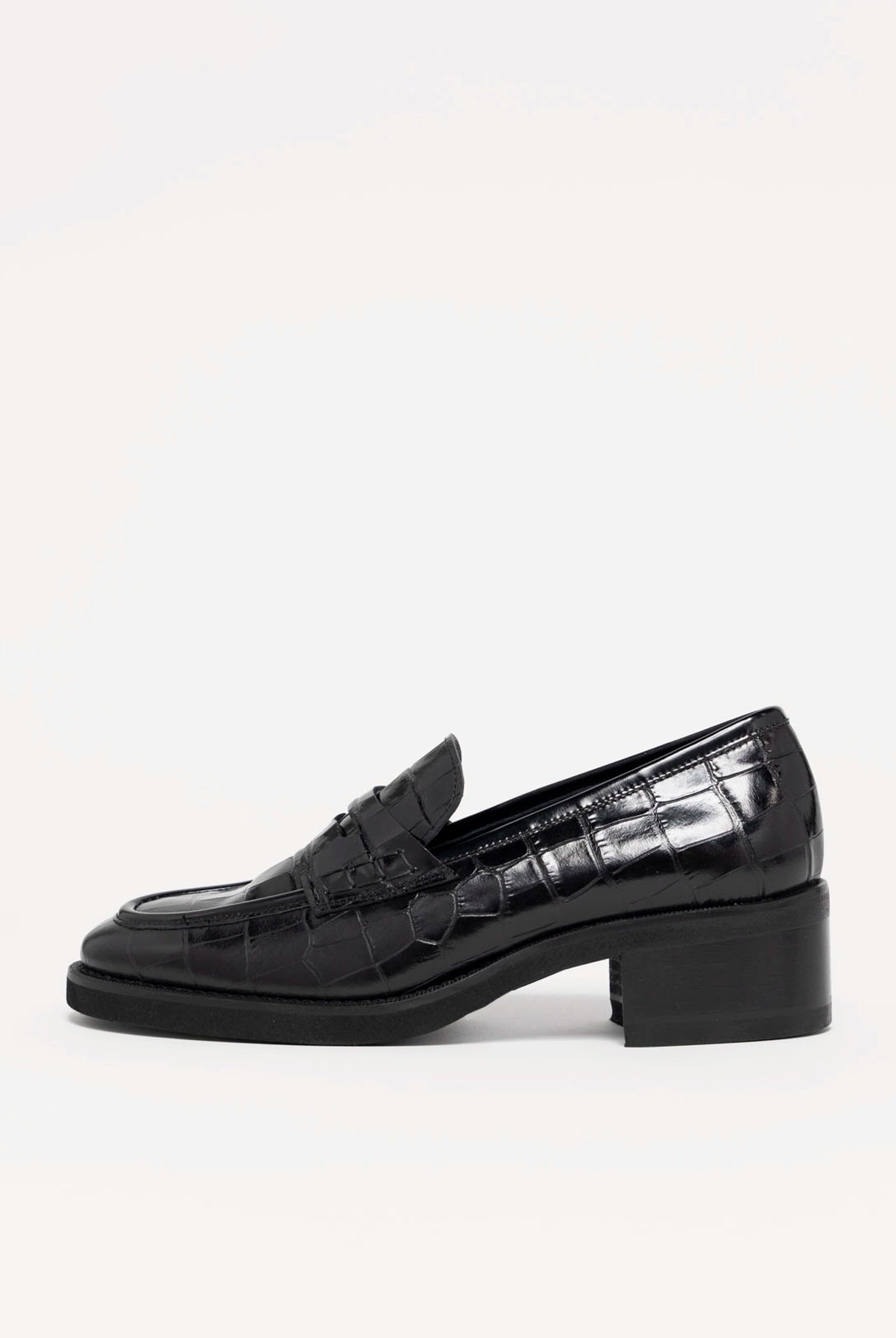swatch_Black Croco l'idea heeled croc loafer