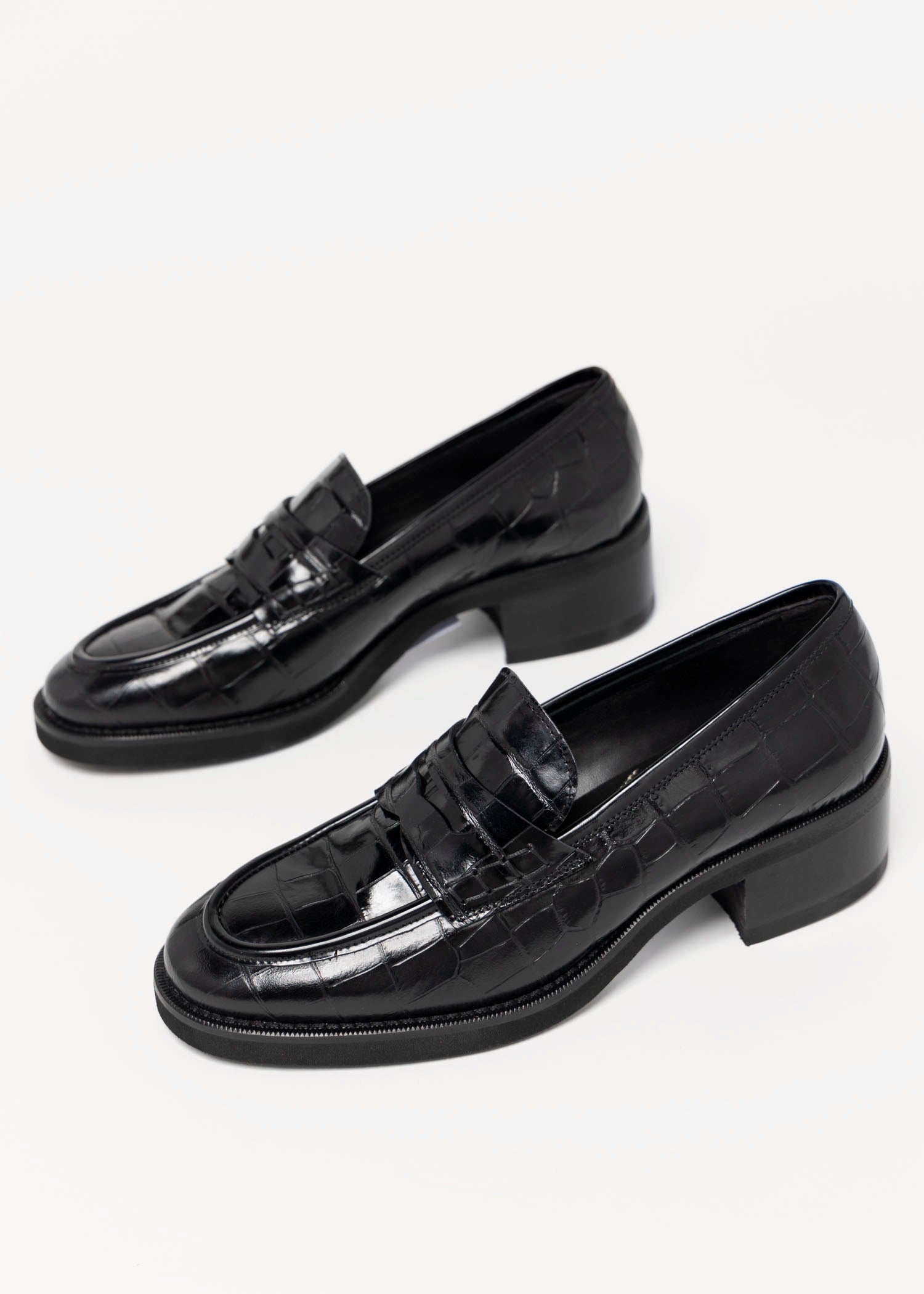 swatch_Black Croco l'idea heeled croc loafer