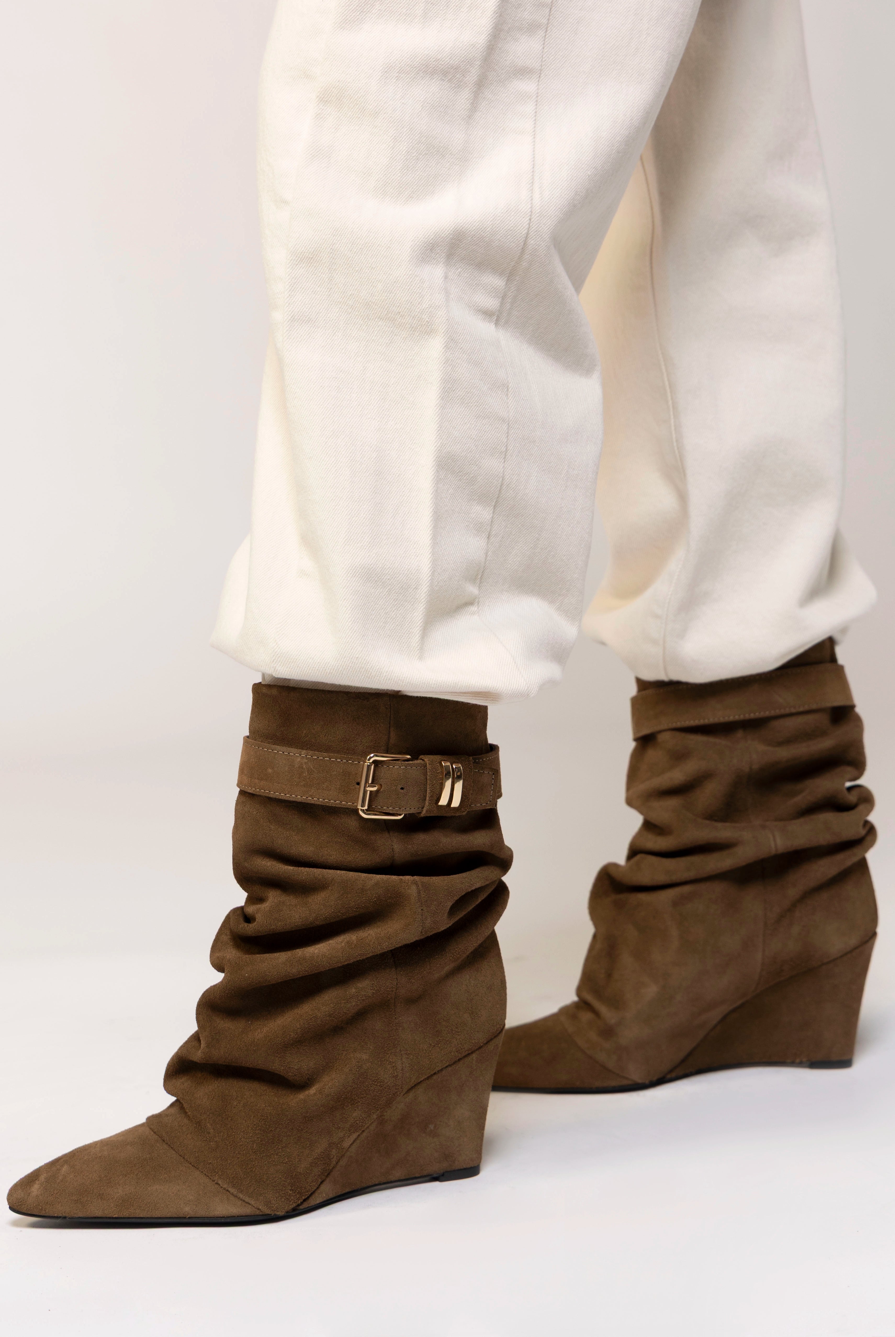 swatch_Taupe Suede l'idea tess wedge boot