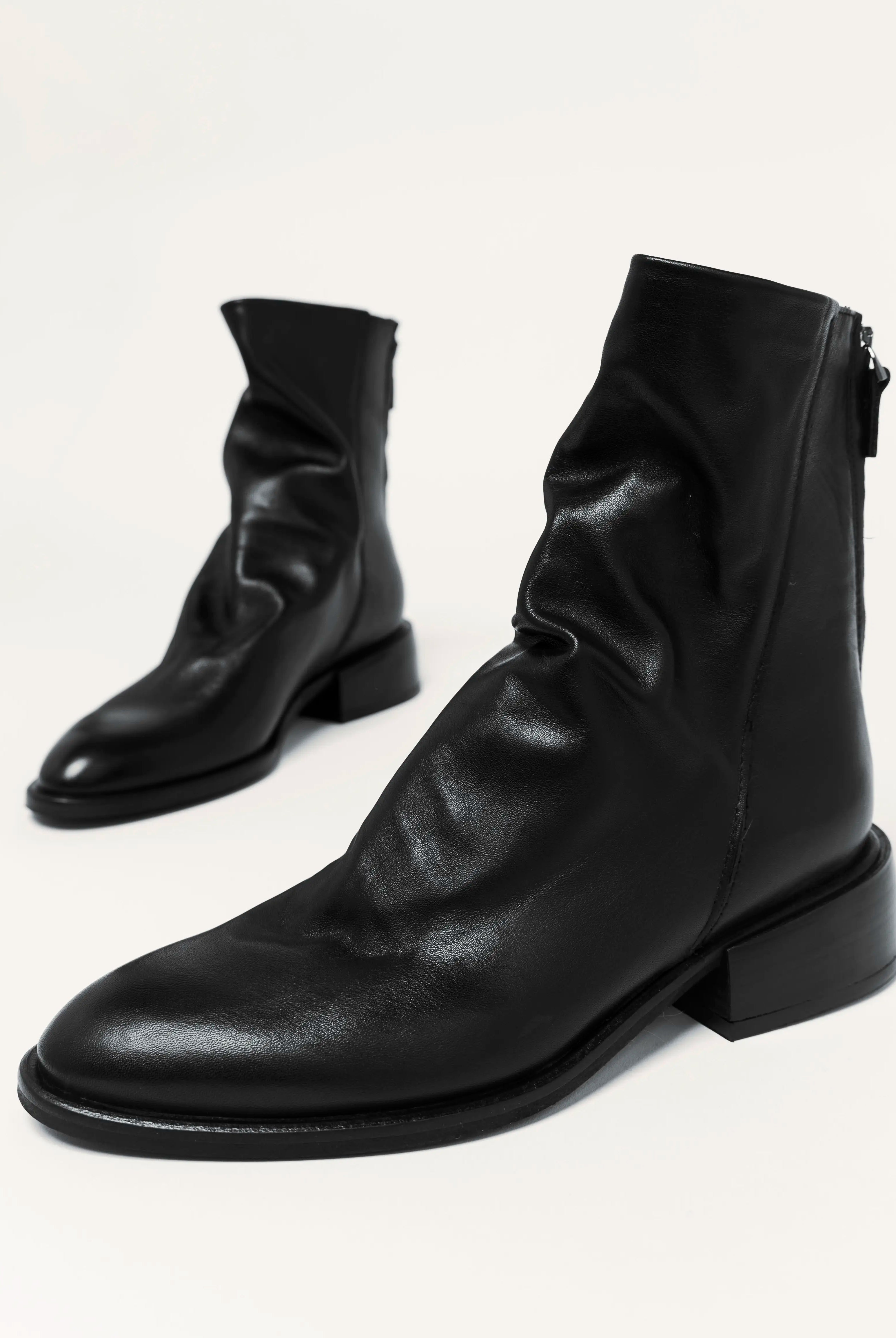 swatch_Black Leather l'idea ruched ankle boot