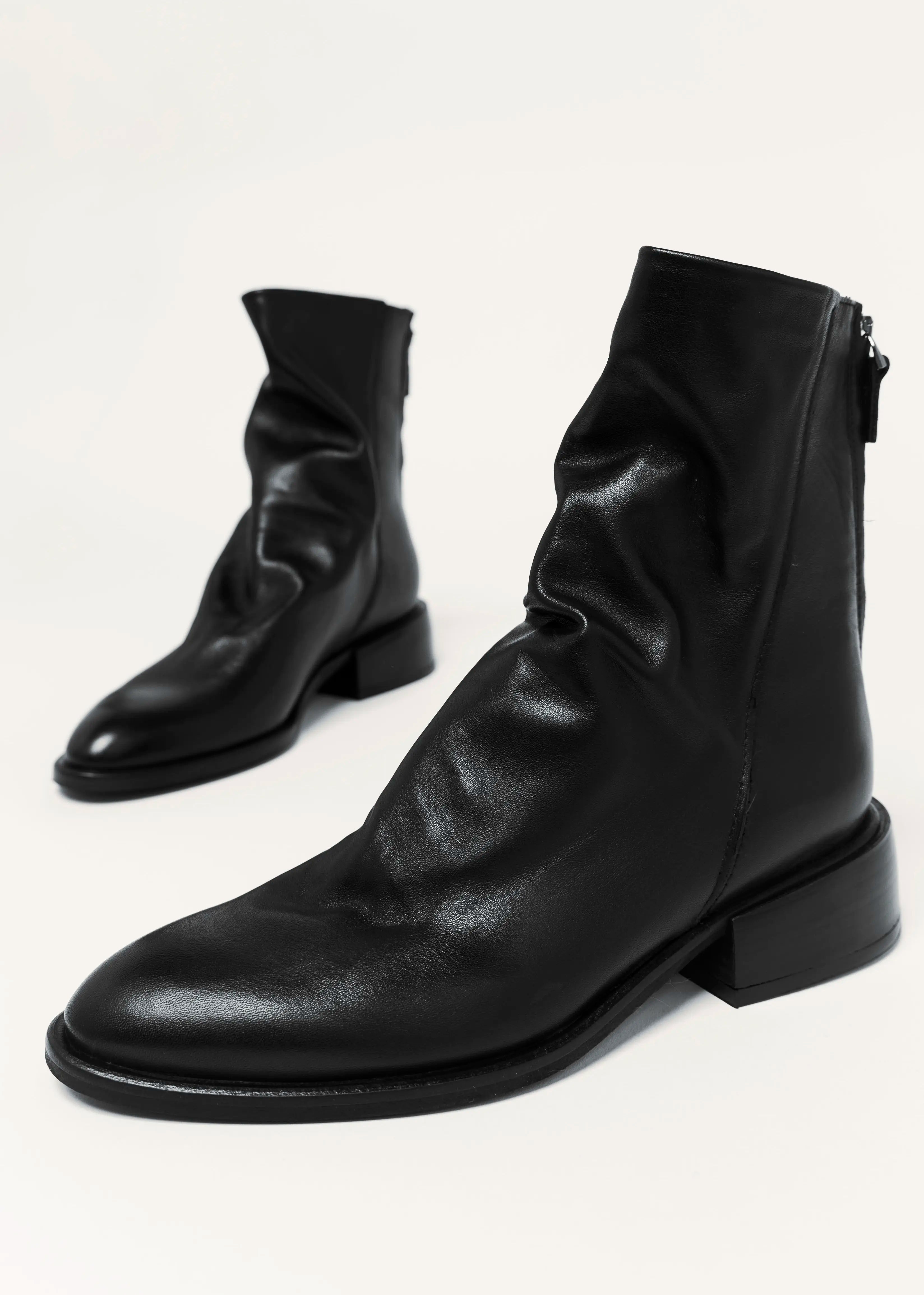 swatch_Black Leather l'idea ruched ankle boot