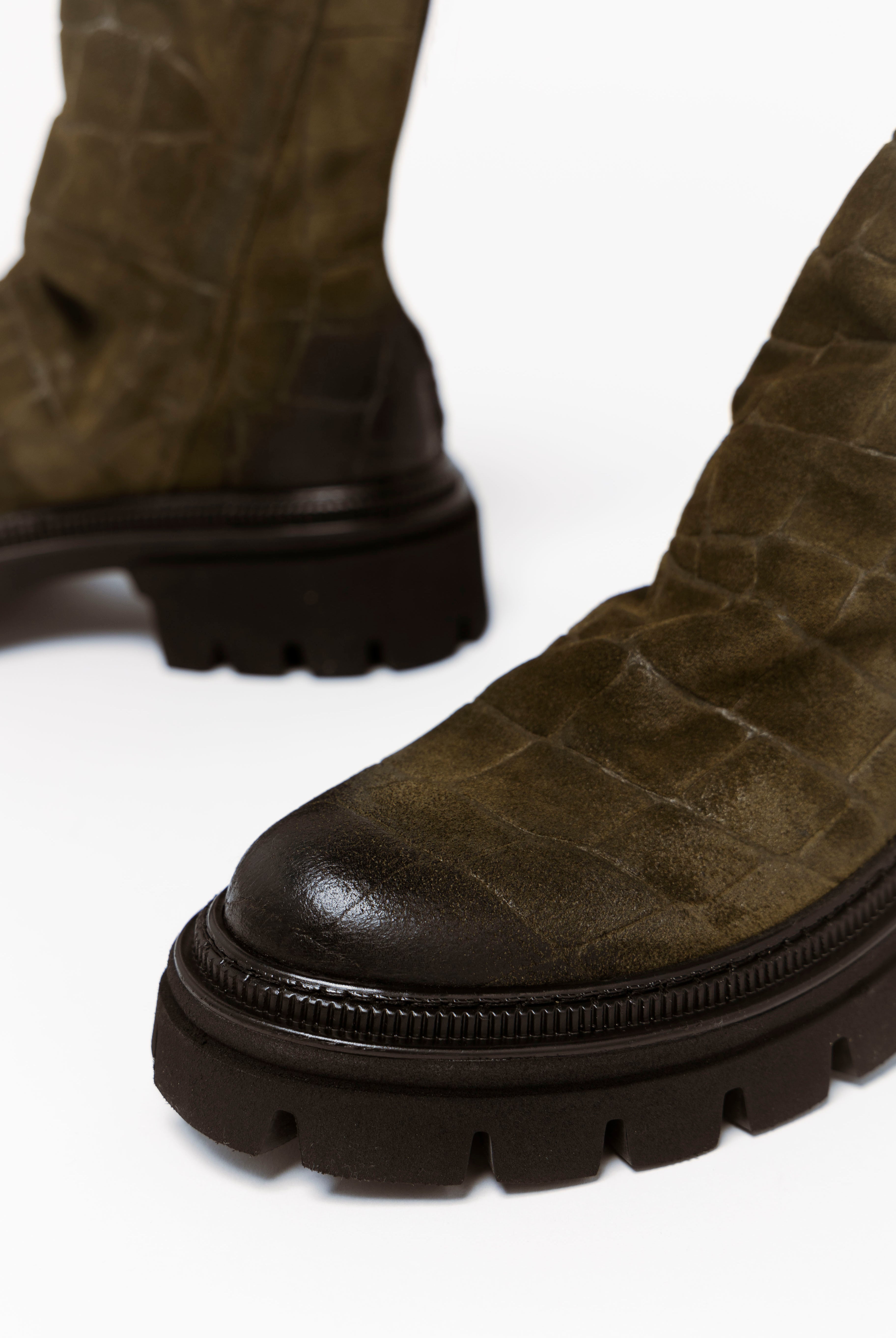 swatch_Olive Croco l'idea lug sole ankle boot