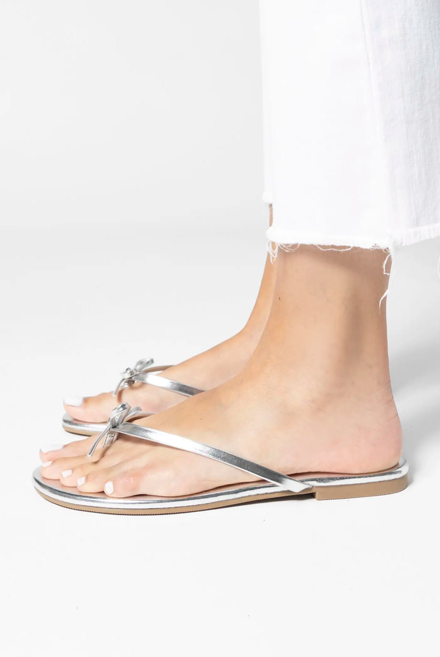 swatch_silver wishlist flip flop flat sandals
