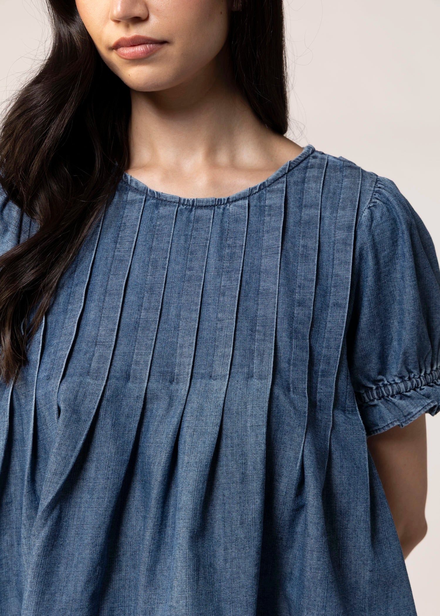 swatch_Denim pleated denim top