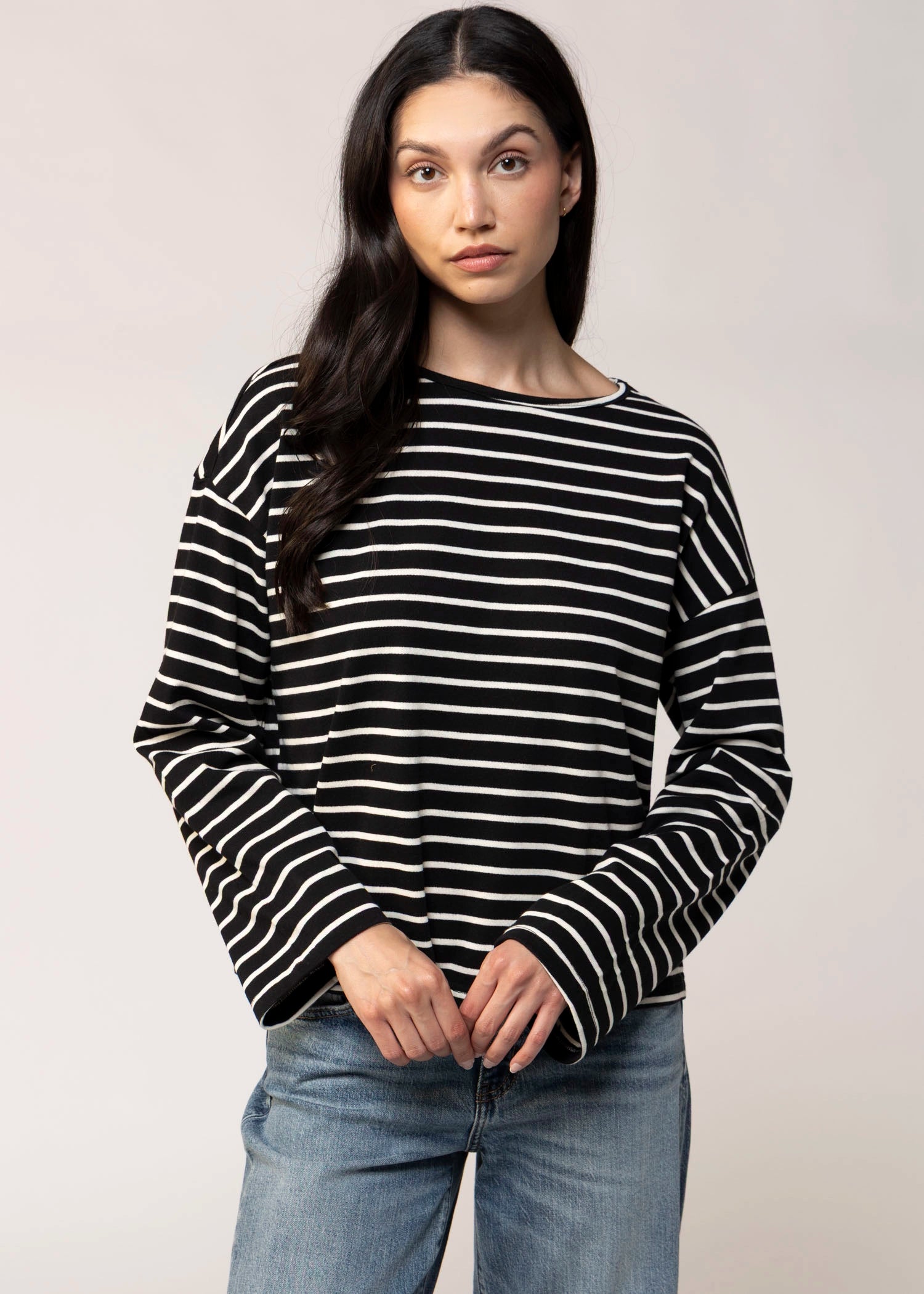 swatch_Black/White moore striped long sleeve knit tee