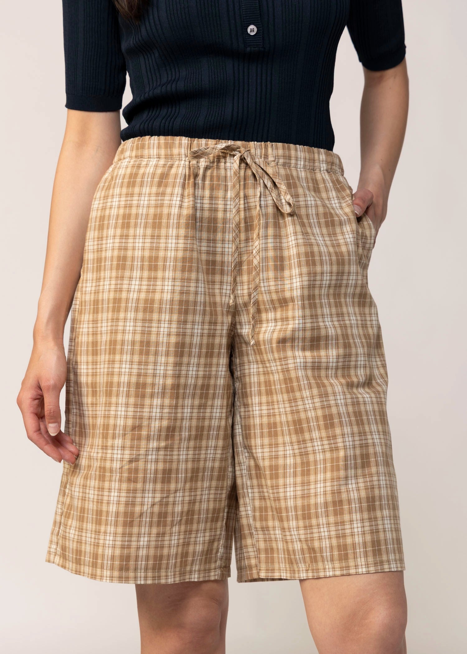 swatch_Tan silvie plaid long short