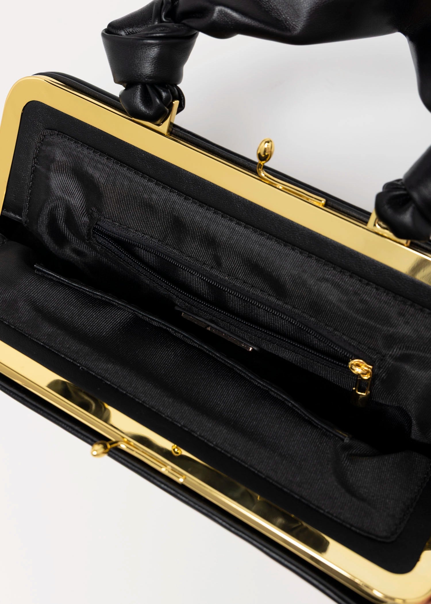 swatch_Natural/Black urban expressions julissa clutch bag