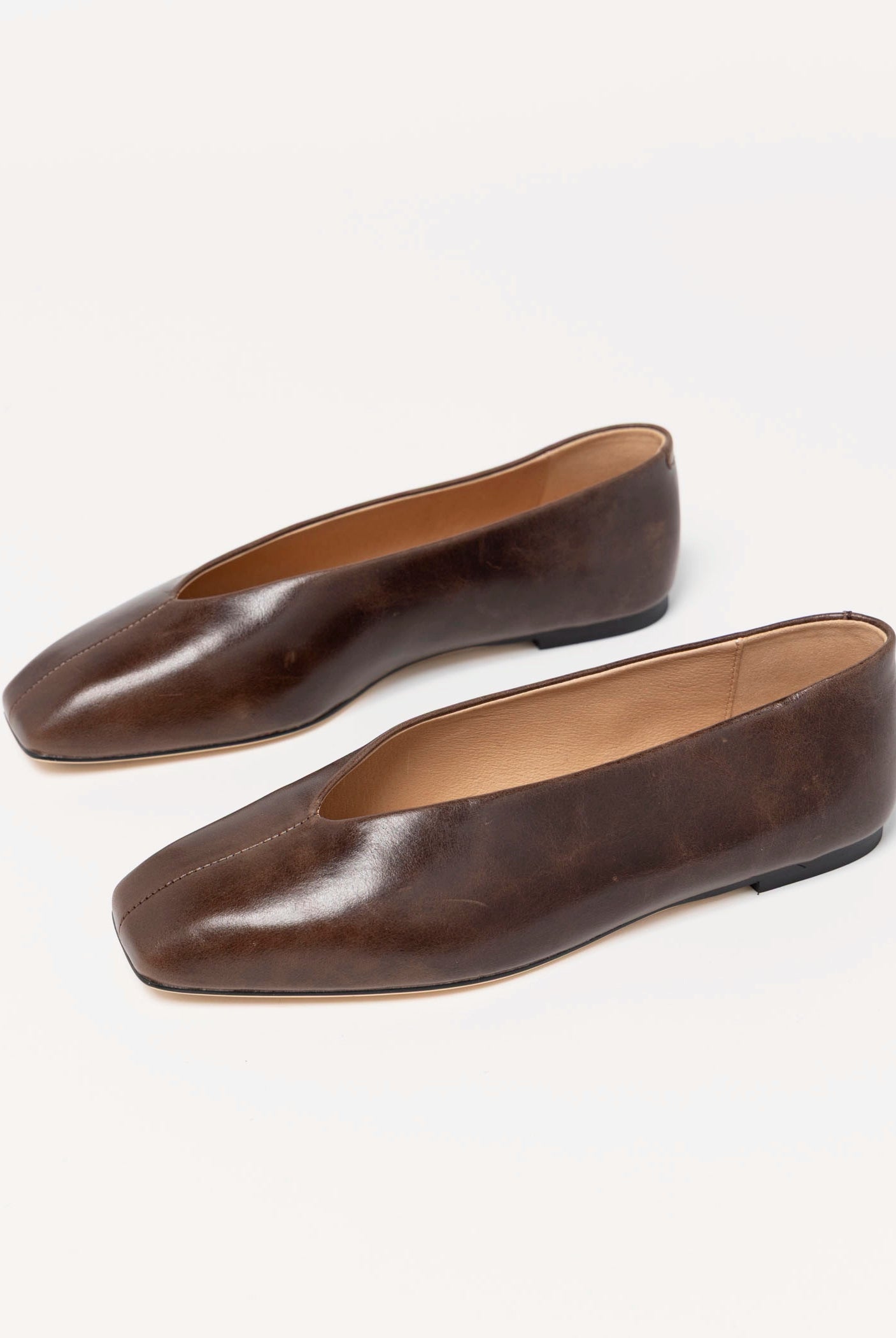 swatch_Chocolate Leather Tony bianco brash flat