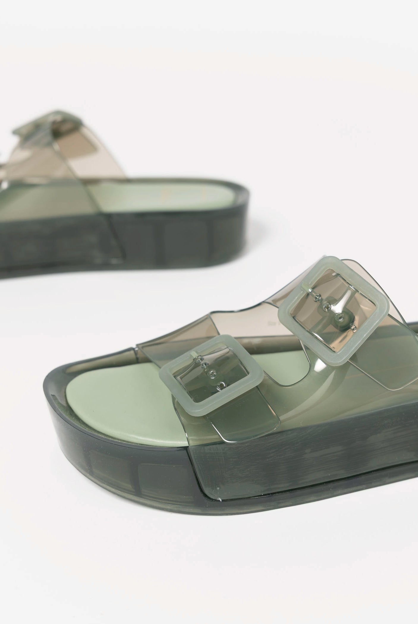 swatch_Olive dolce vita julio x jelly platform sandal