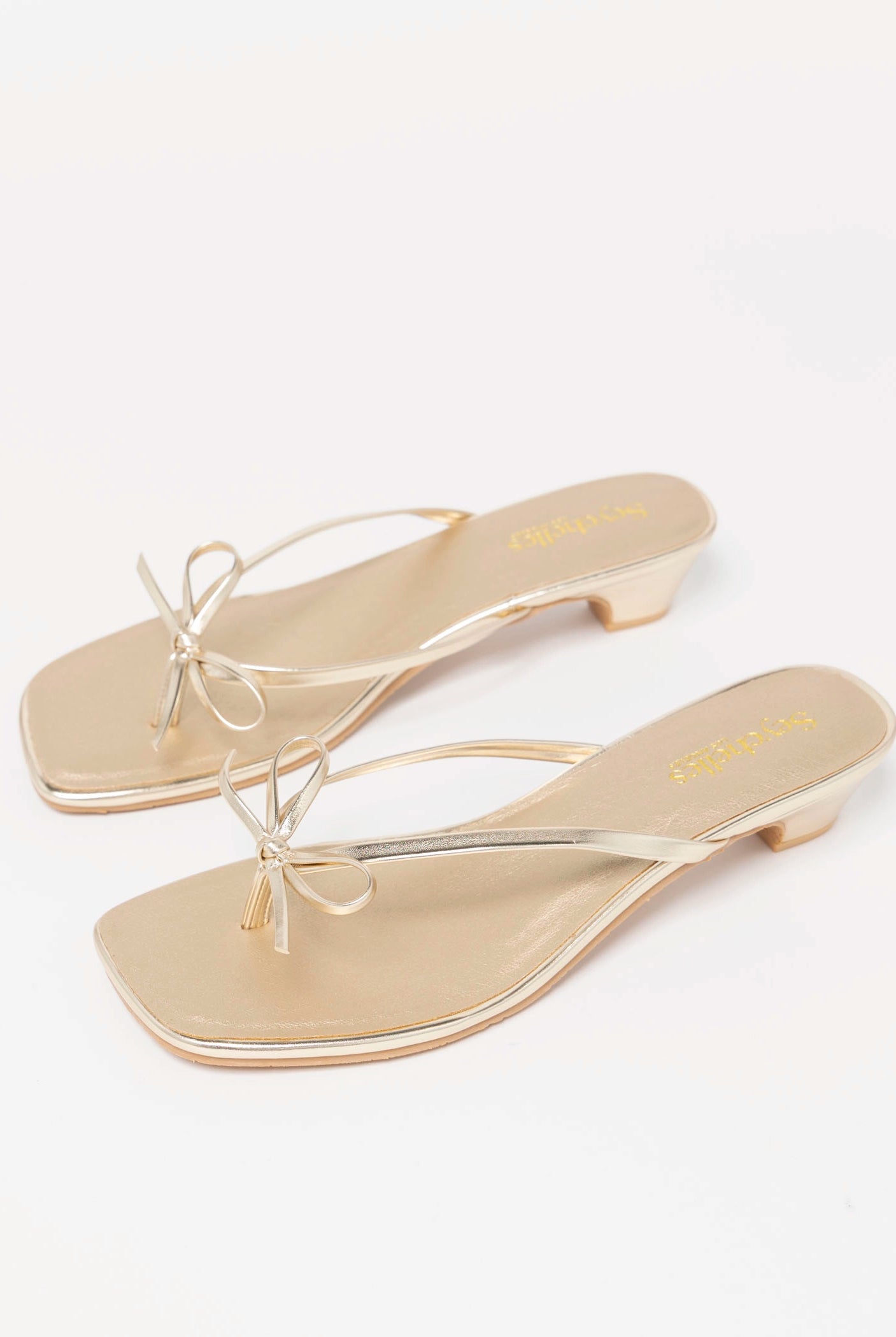 swatch_Gold Seychelles perfect wish thong sandal