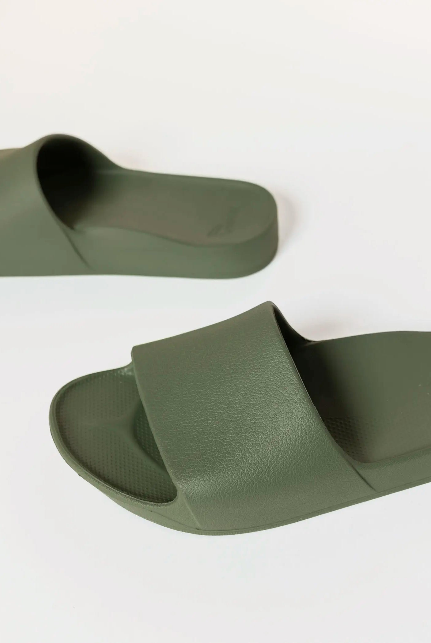 swatch_olive arch support slides sandals