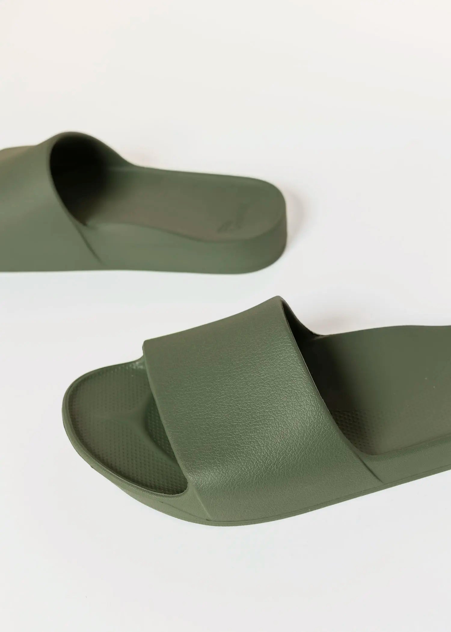 swatch_olive arch support slides sandals