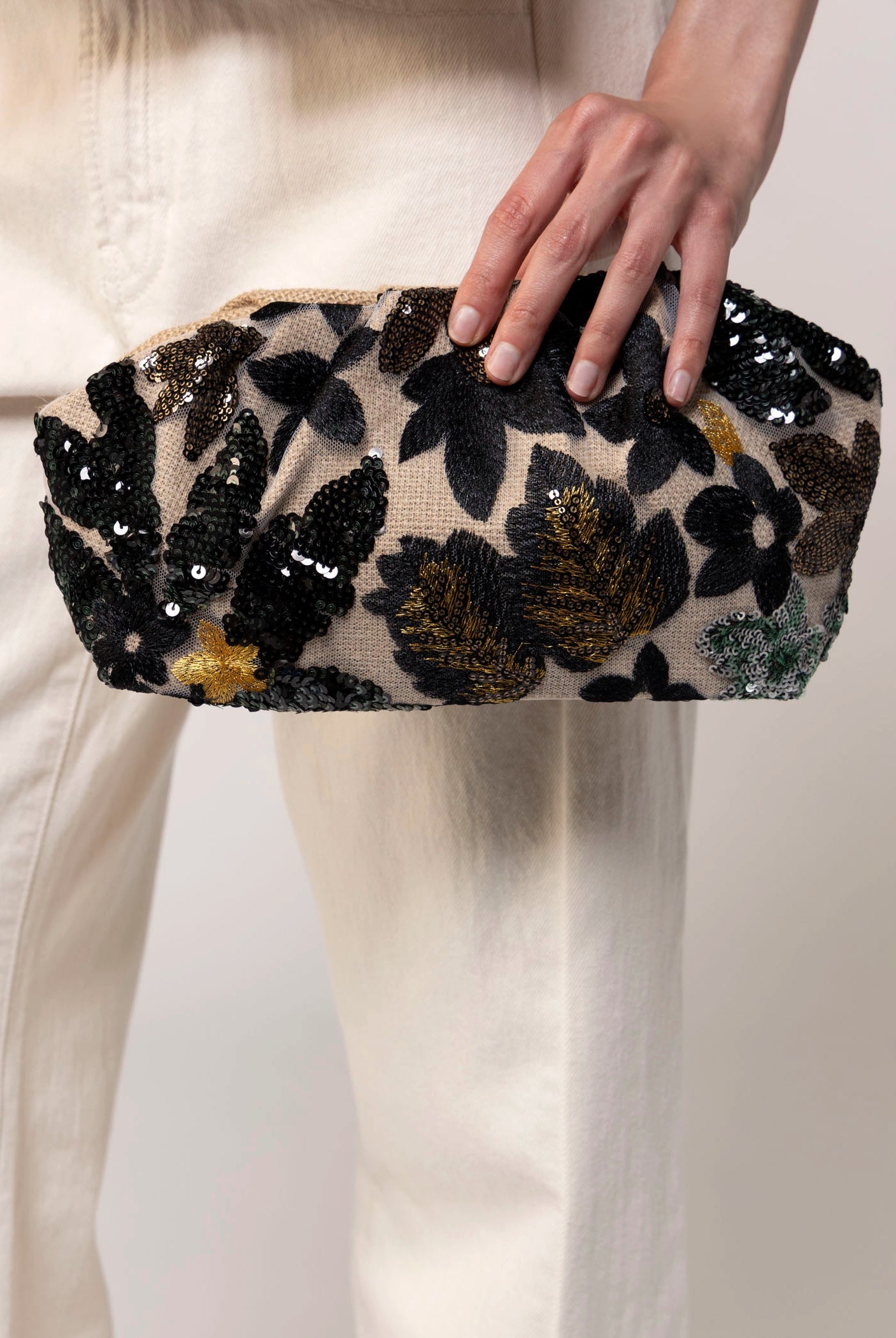 swatch_Black cosai floral sequin evening clutch bag