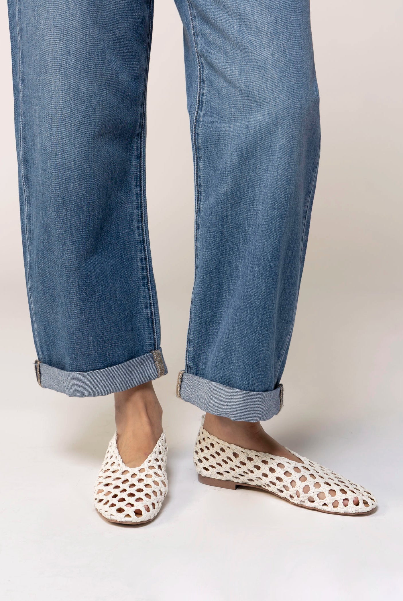 swatch_White Leather tony bianco Cheeky woven flat