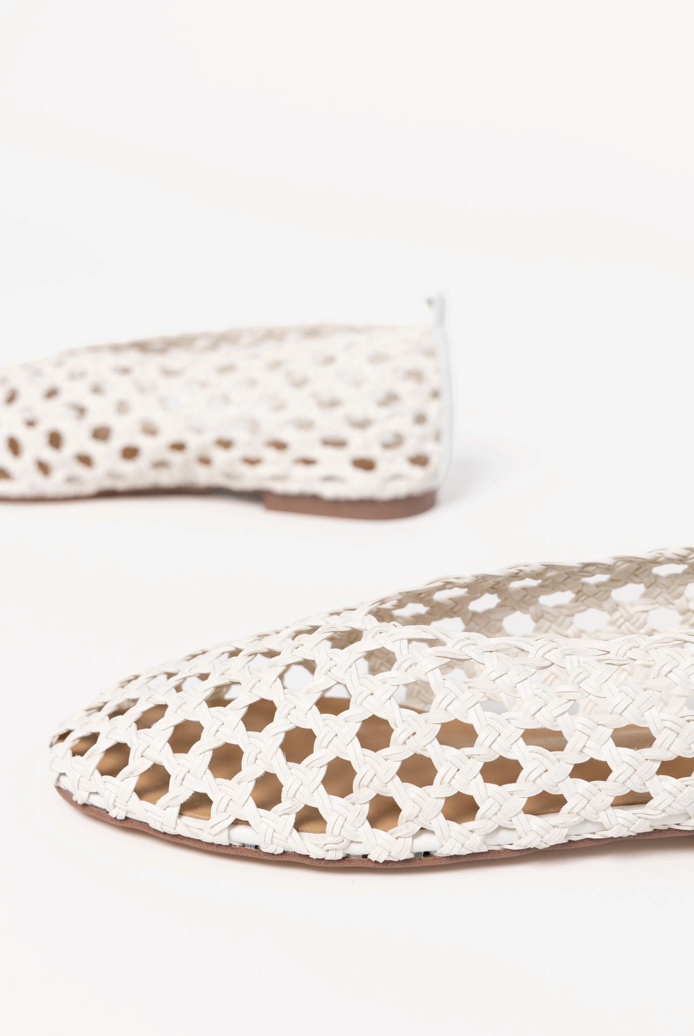 swatch_White Leather tony bianco Cheeky woven flat