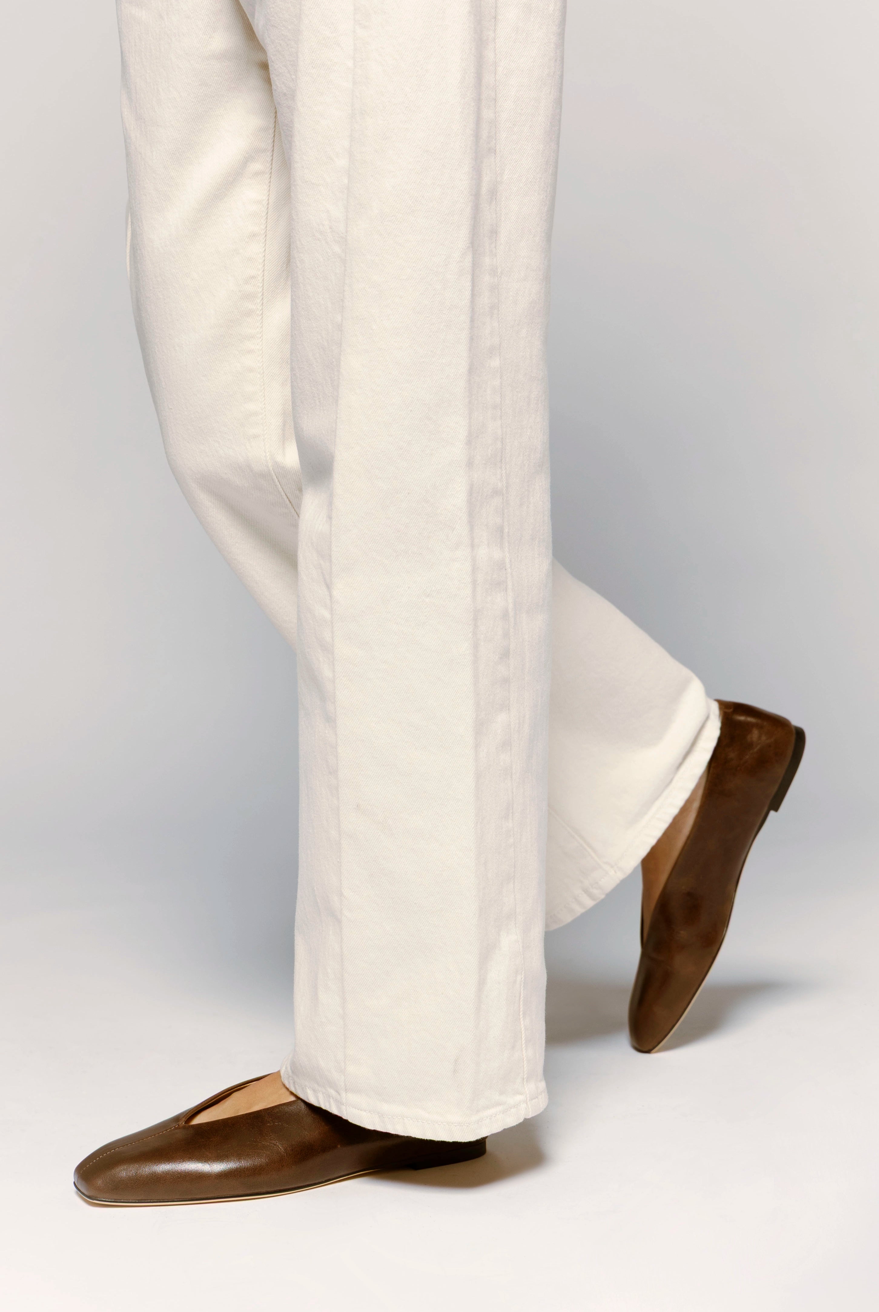swatch_Chocolate Leather Tony bianco brash flat