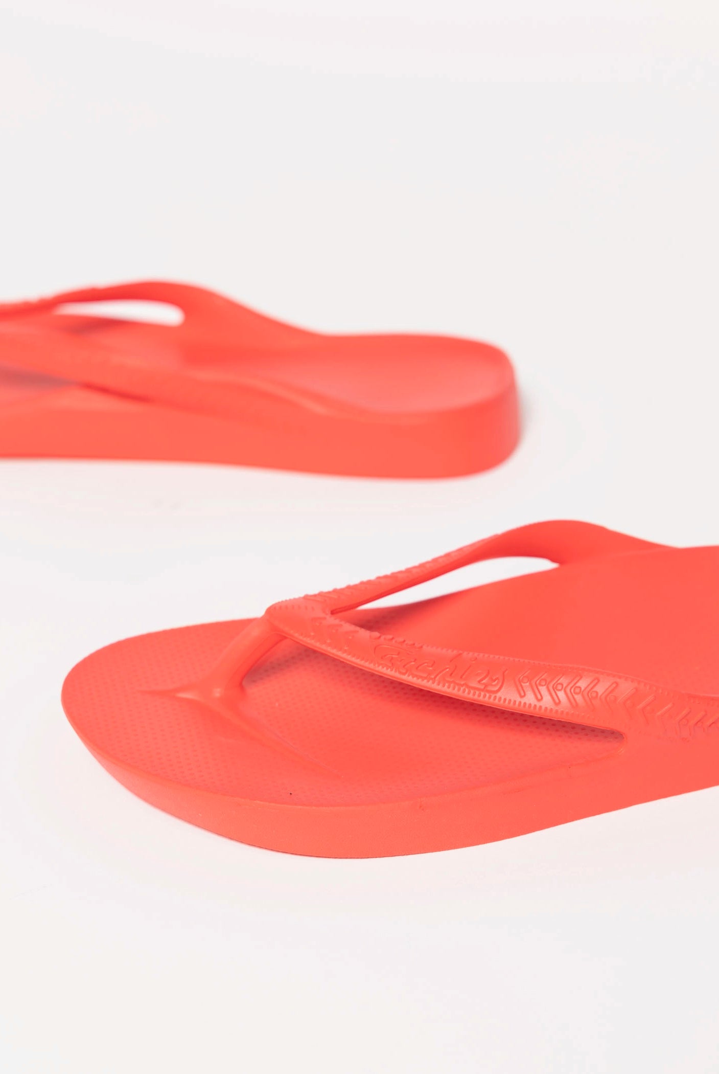 swatch_Coral archies arch support flip flop flat sandals