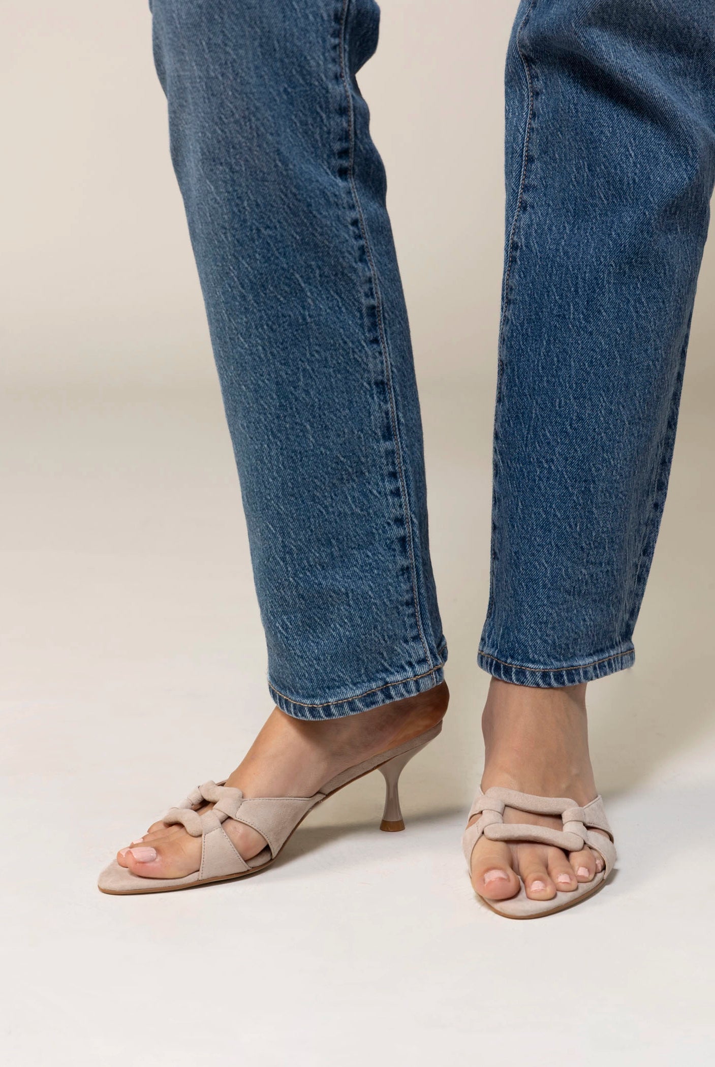 swatch_Natural Suede jeffrey campbell chisme heeled sandal