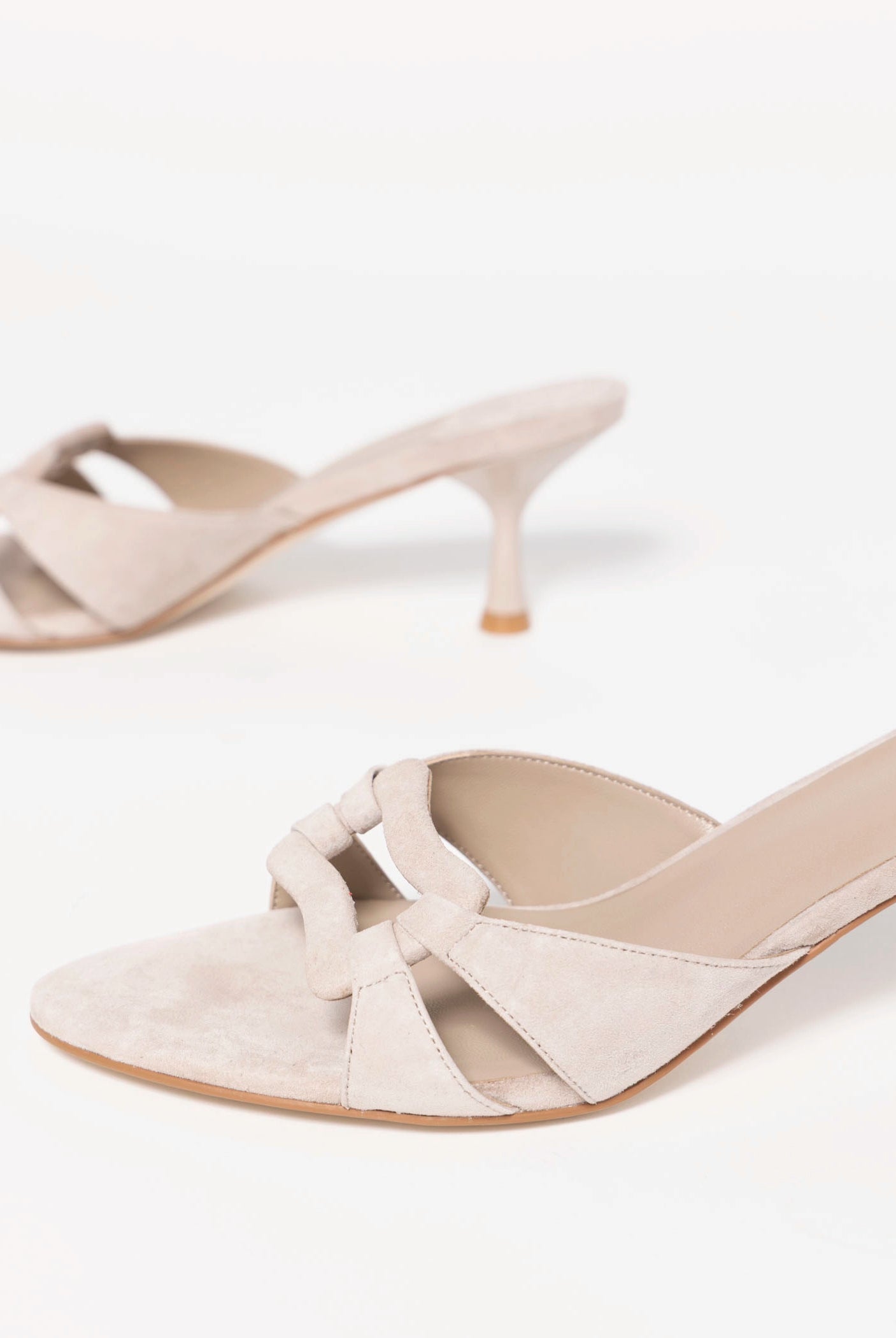 swatch_Natural Suede jeffrey campbell chisme heeled sandal