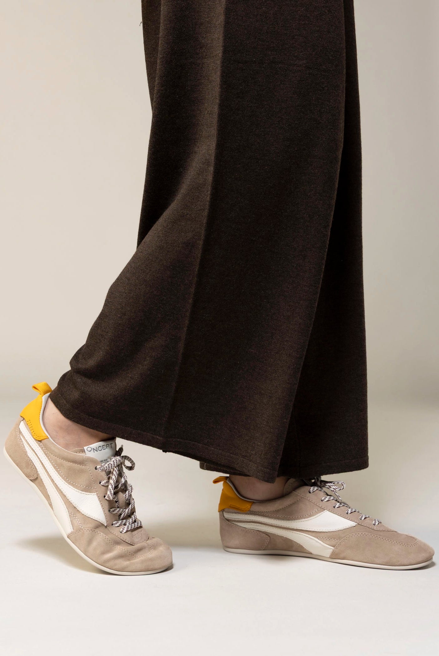 swatch_Sandcastle oncept bari sneakers
