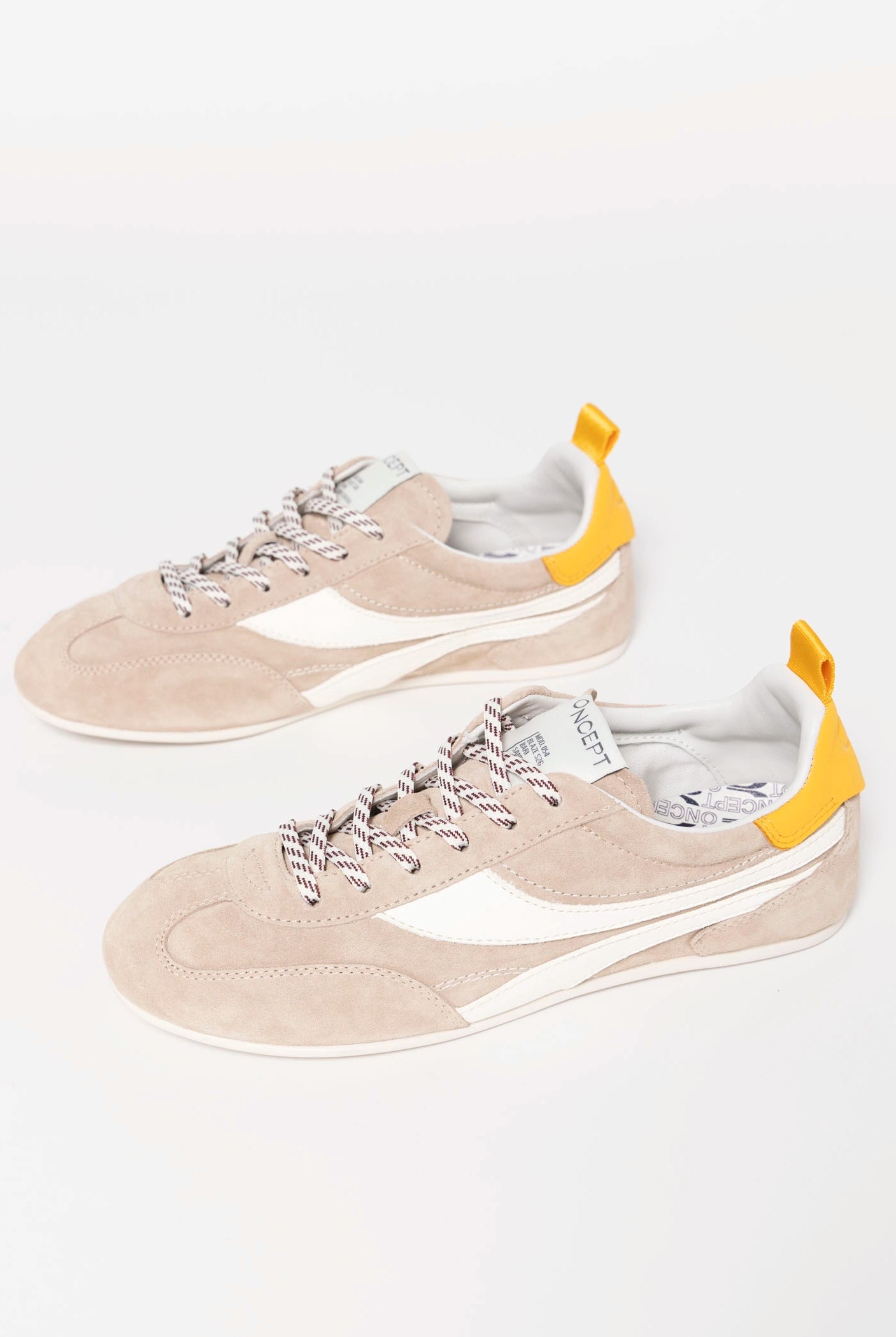 swatch_Sandcastle oncept bari sneakers