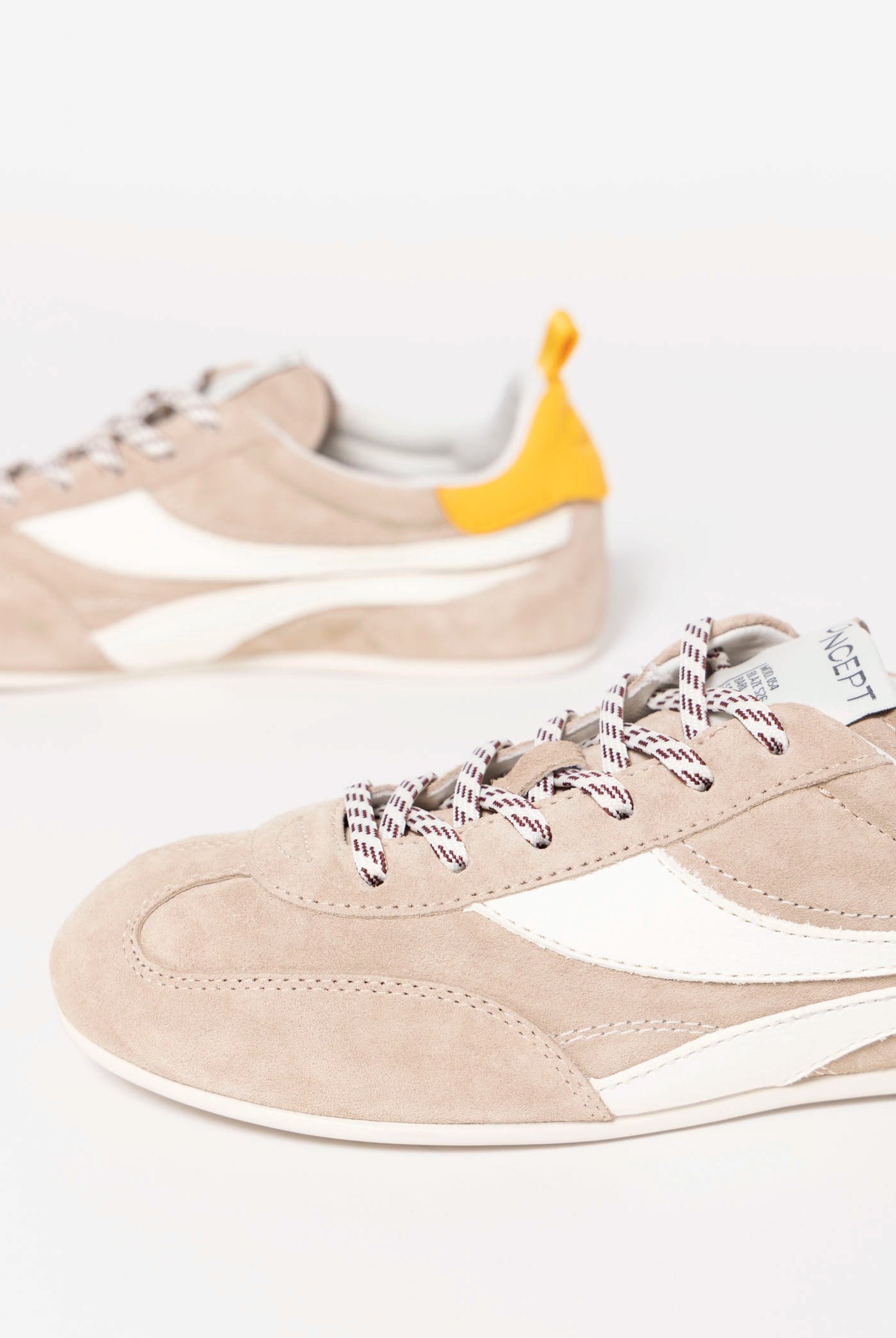 swatch_Sandcastle oncept bari sneakers
