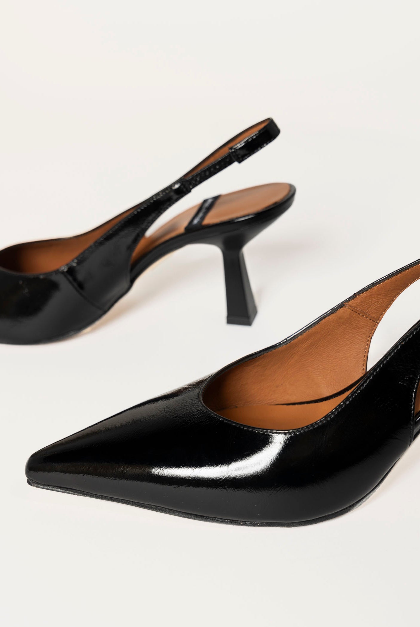 swatch_black patent violette slingback heels