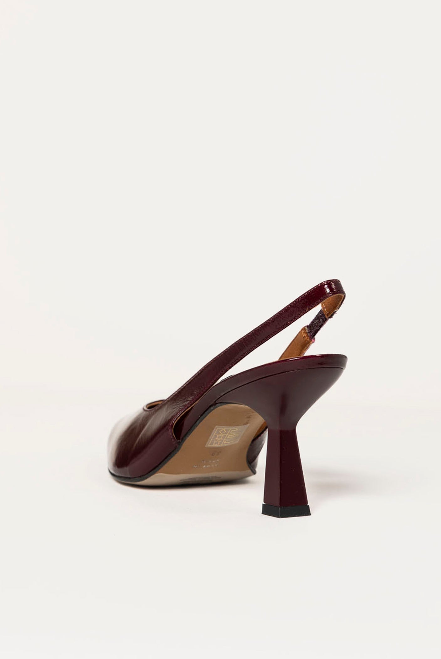 swatch_eggplant patent violette slingback heels